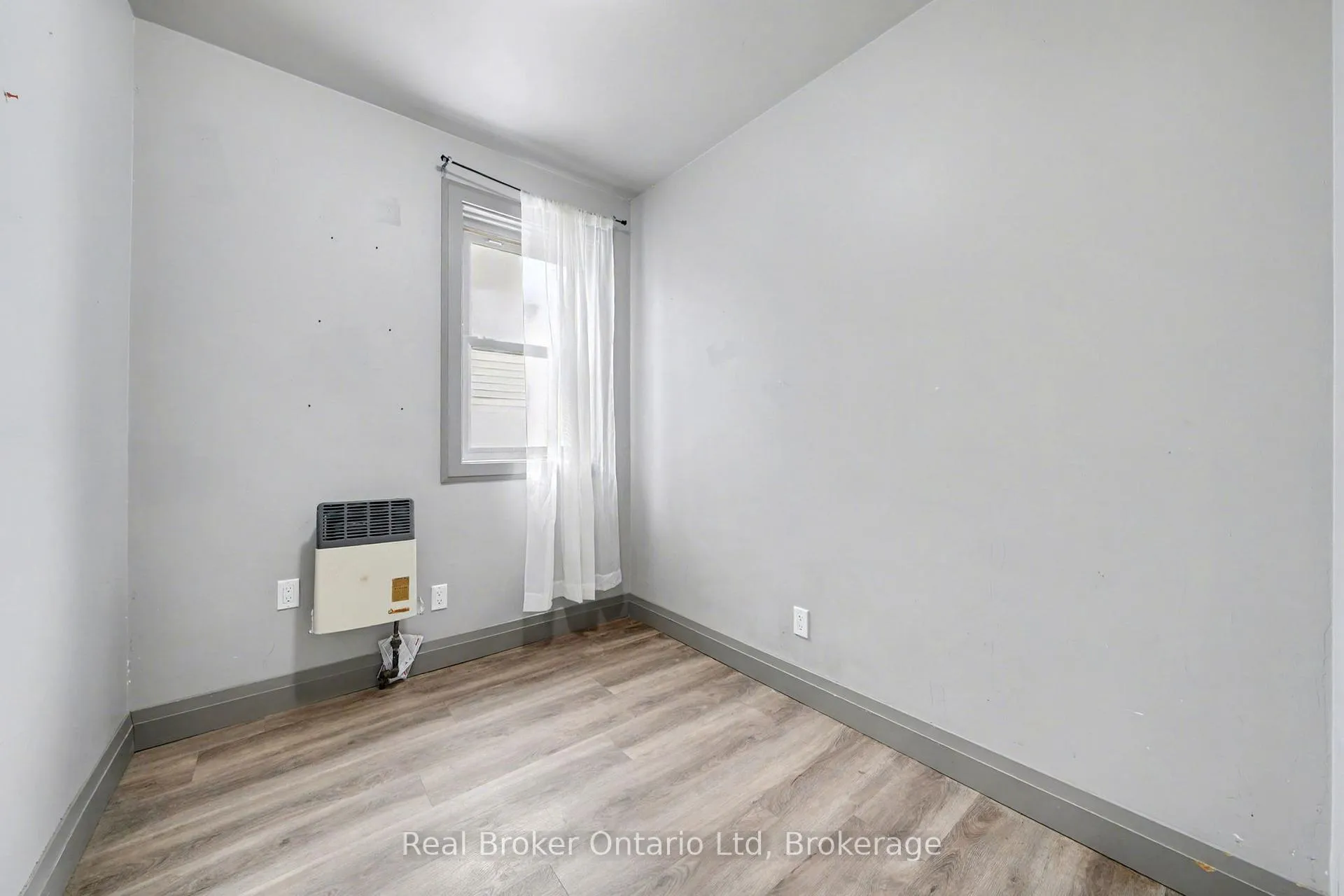 Photo 15 of Unit A, 7 Robert Street, Penetanguishene — HOMEH