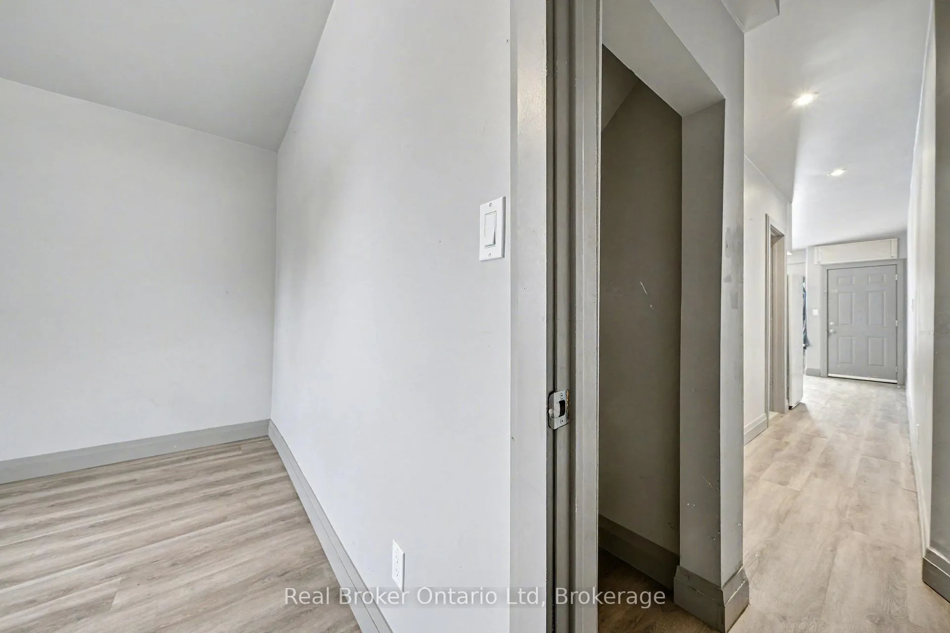 Photo 18 of Unit A, 7 Robert Street, Penetanguishene — HOMEH