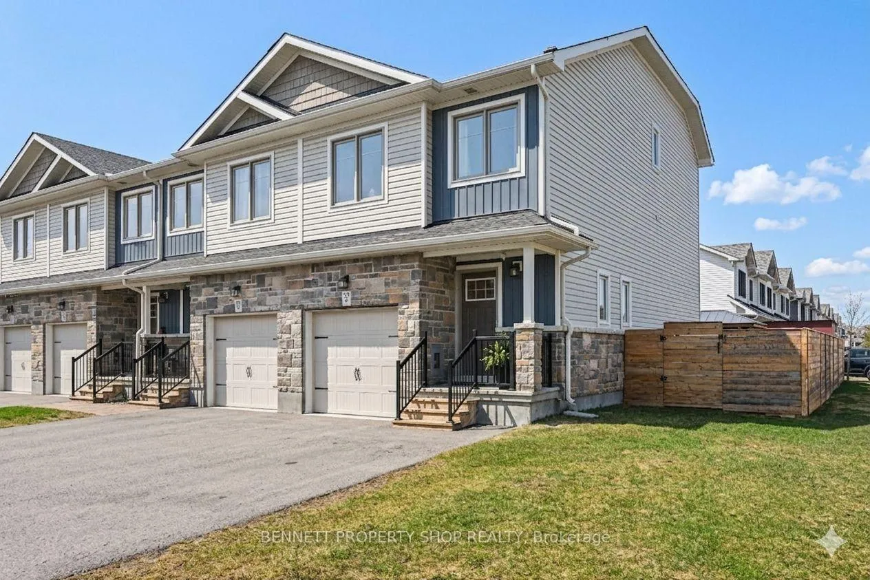 Photo 2 of 33 Staples Boulevard, Smiths Falls — HOMEH