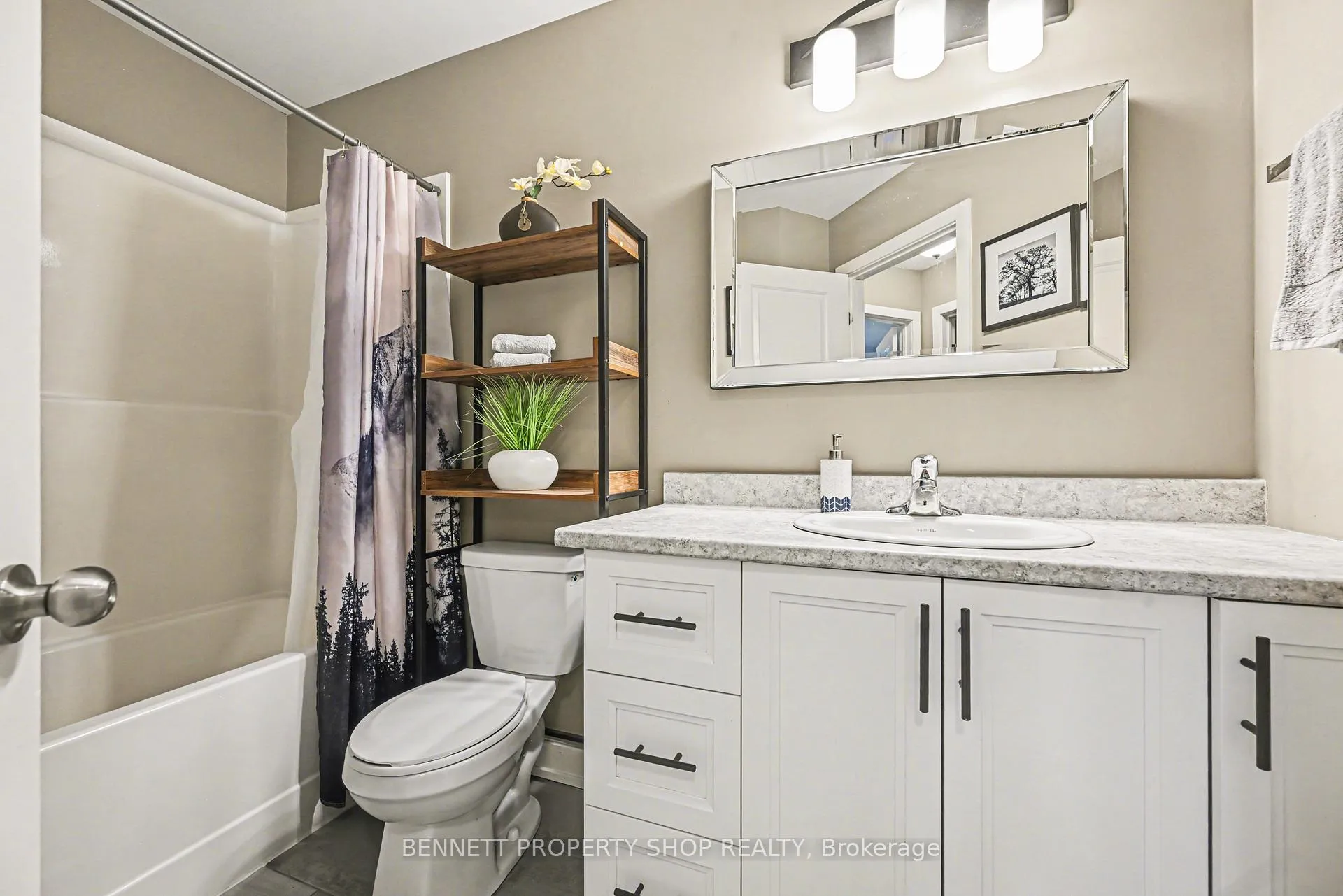 Photo 14 of 33 Staples Boulevard, Smiths Falls — HOMEH
