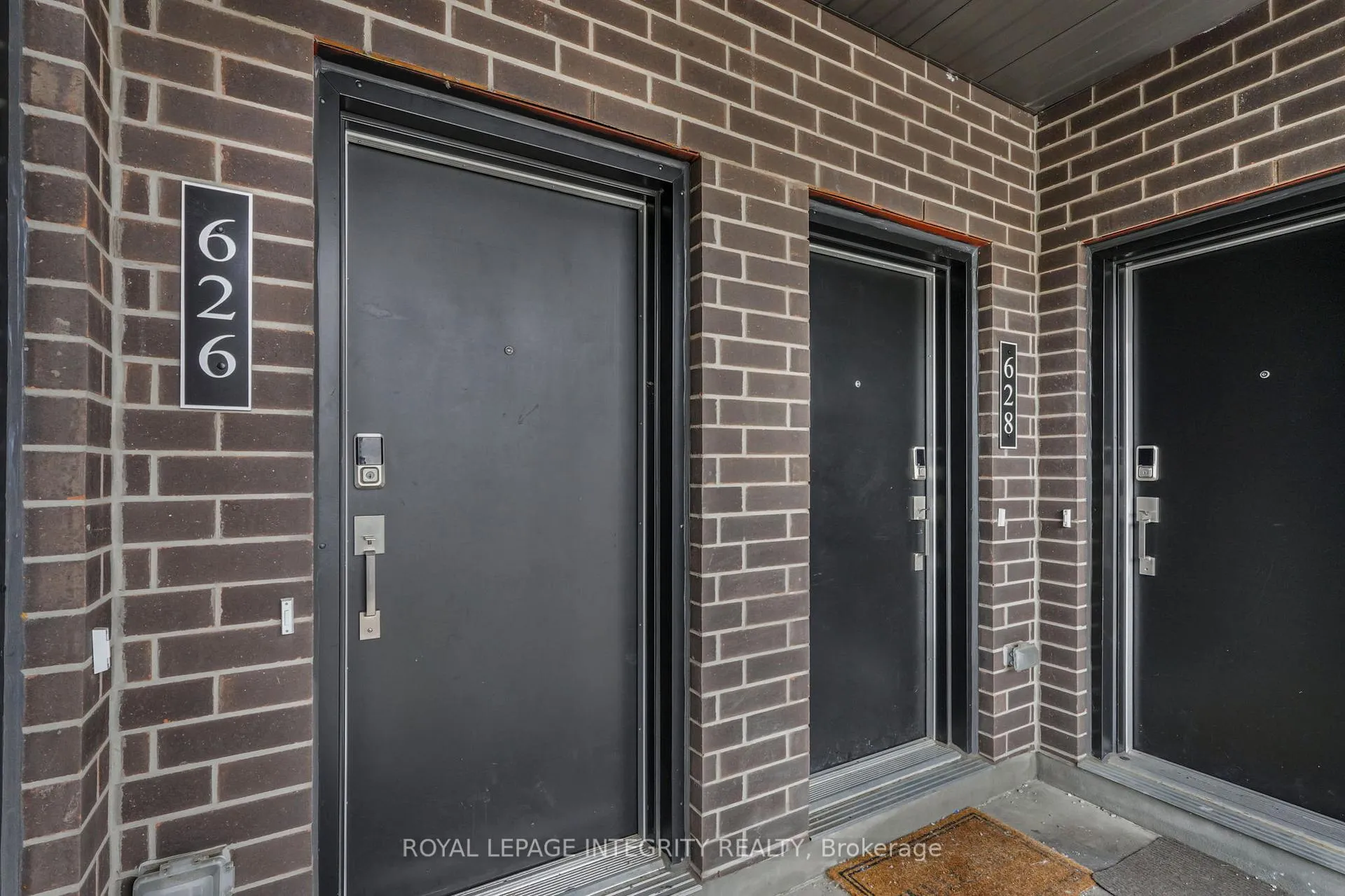 Photo 3 of 626 Mishi Private, Ottawa, CFB Rockcliffe and Area — HOMEH