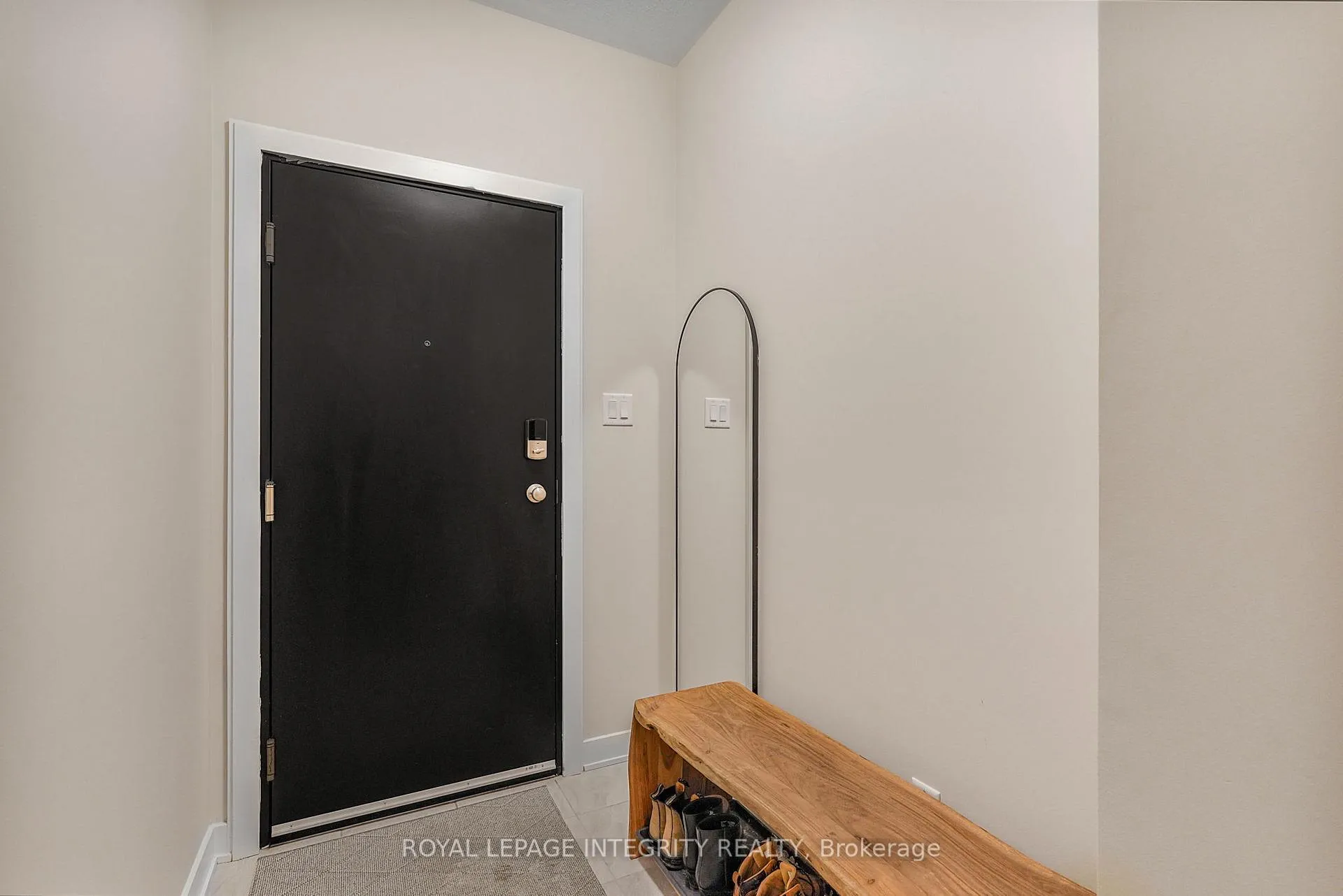 Photo 4 of 626 Mishi Private, Ottawa, CFB Rockcliffe and Area — HOMEH