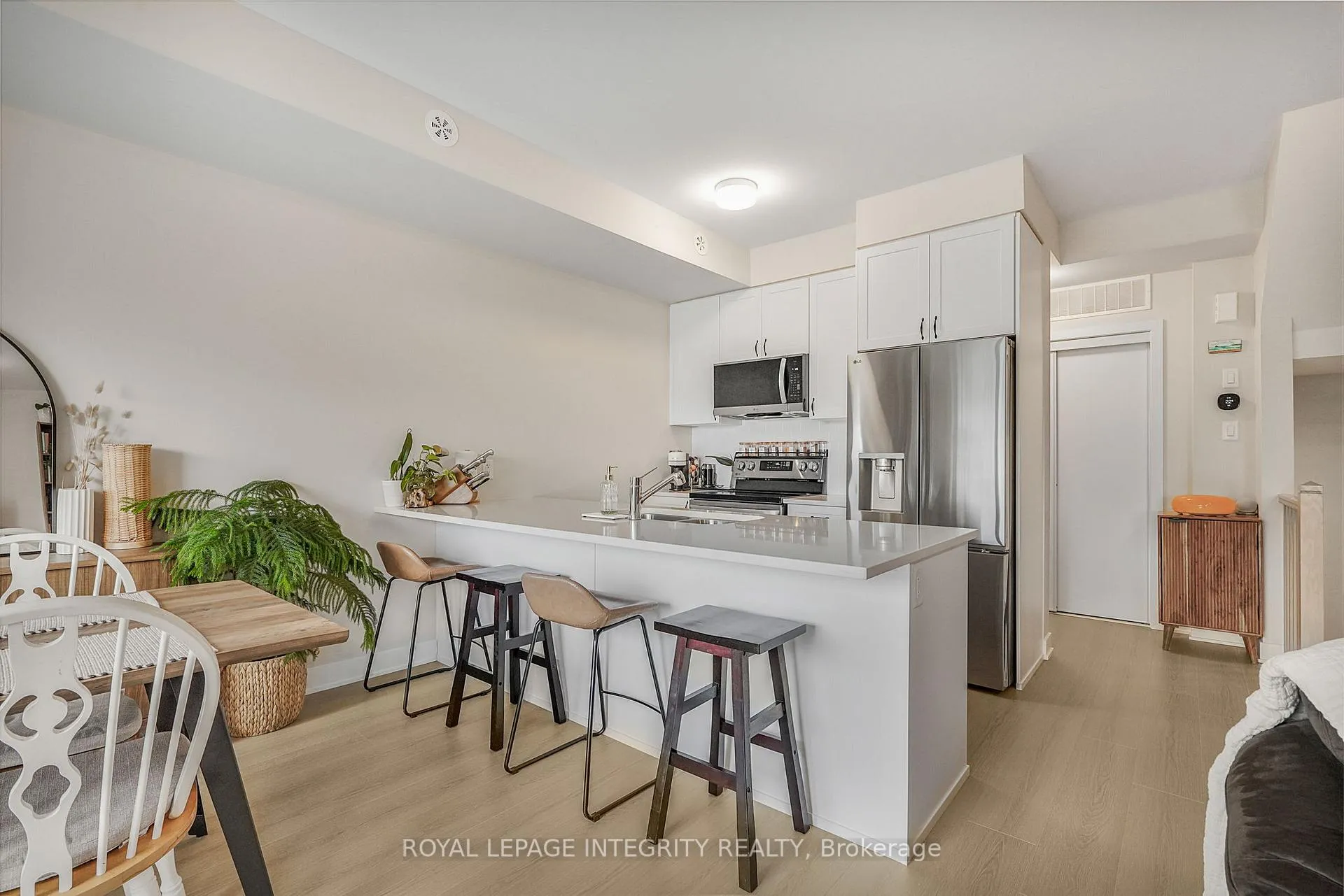 Photo 7 of 626 Mishi Private, Ottawa, CFB Rockcliffe and Area — HOMEH