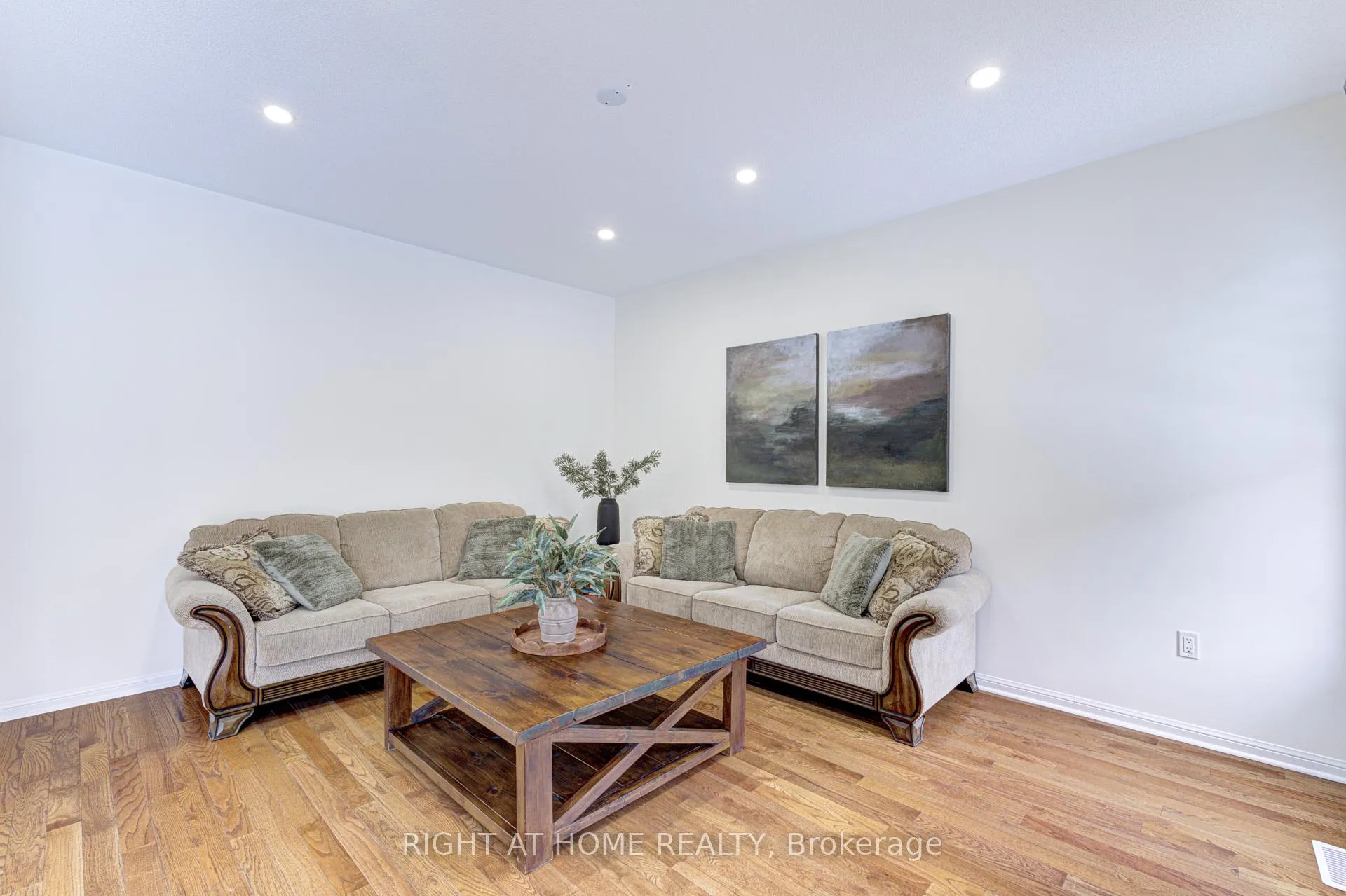 Photo 16 of 796 Rayner Court, Milton, Harrison — HOMEH