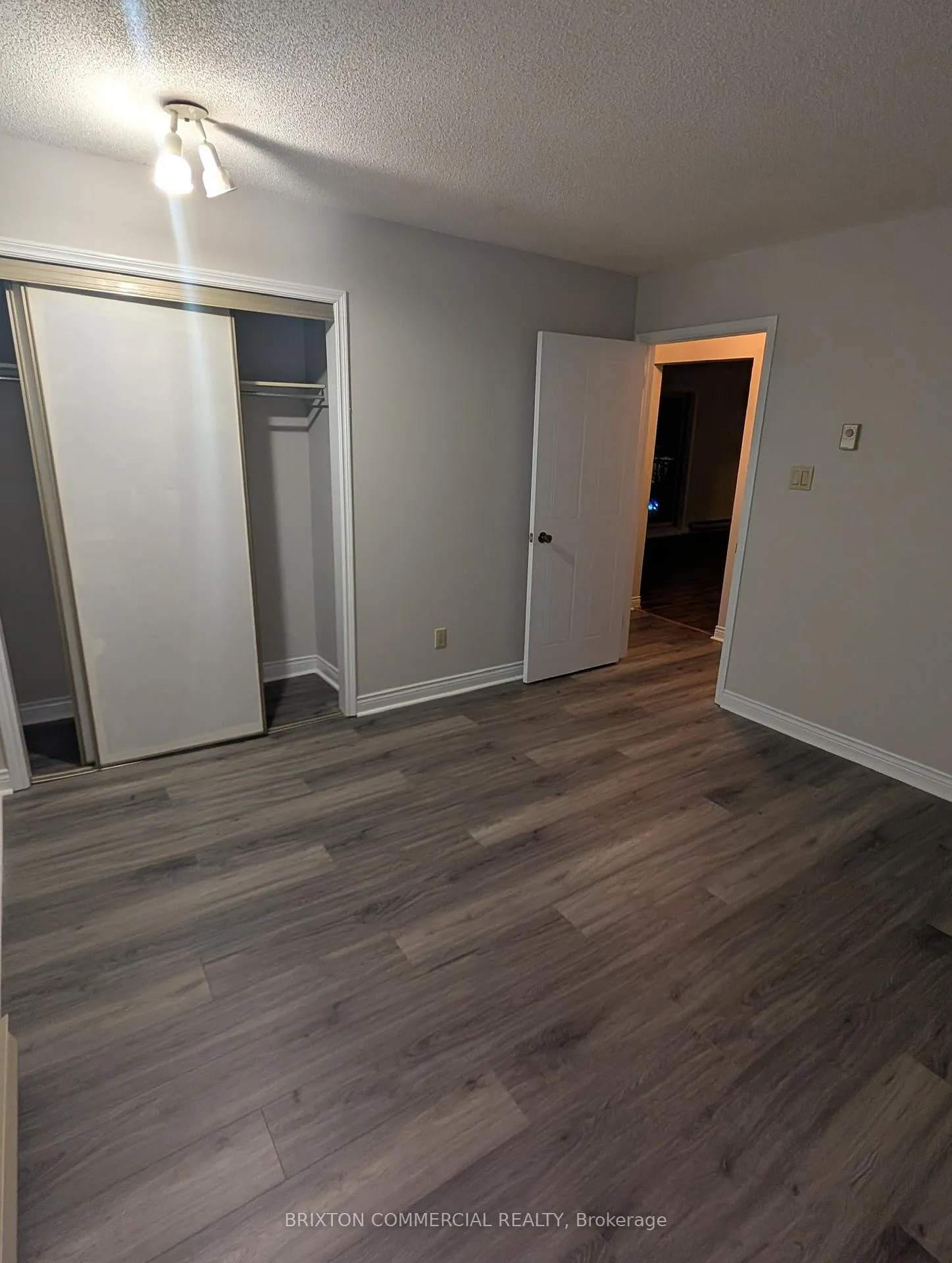 Photo 9 of Unit 303, 75 Elm Street, St. Thomas — HOMEH