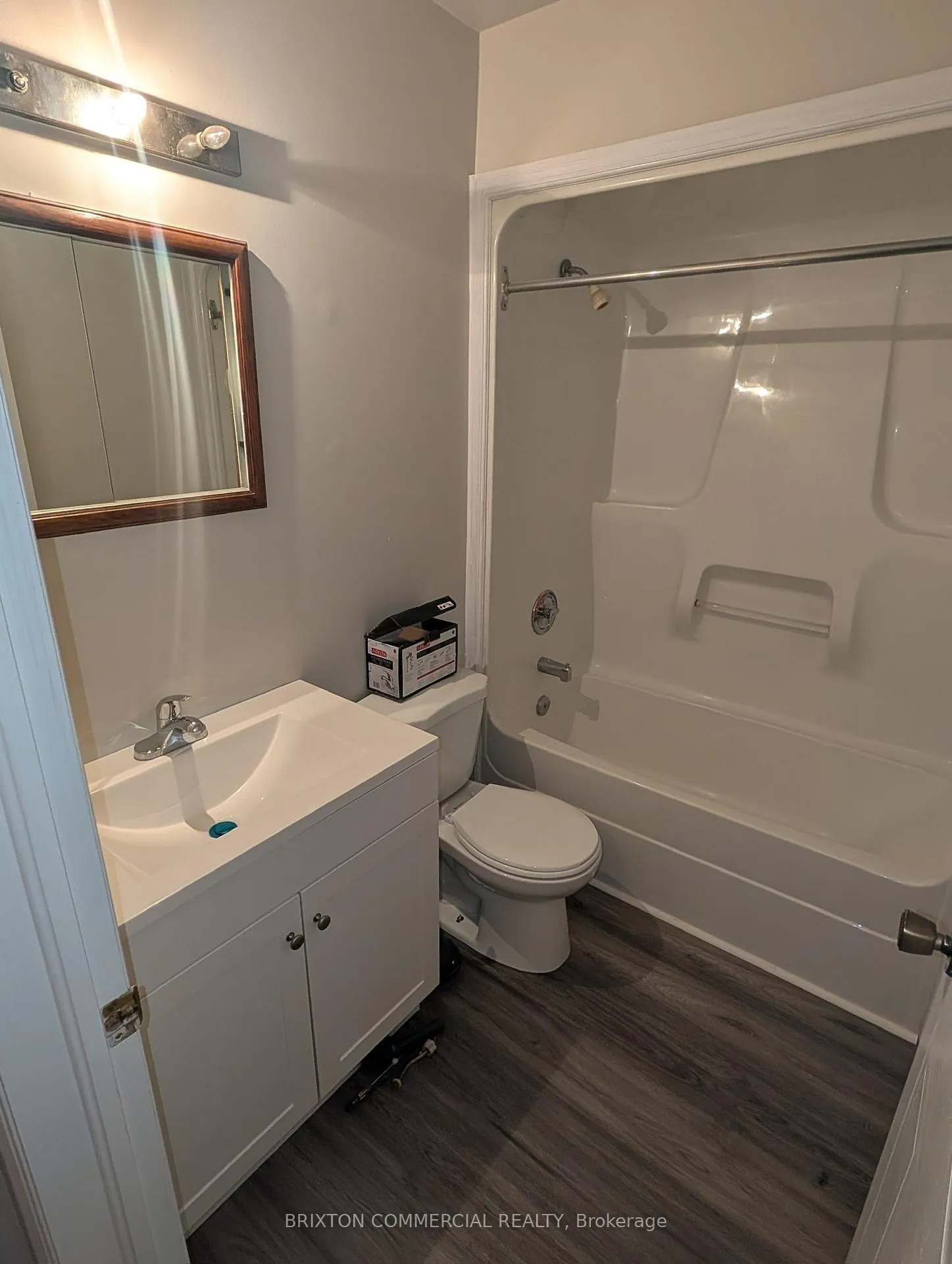 Photo 10 of Unit 303, 75 Elm Street, St. Thomas — HOMEH