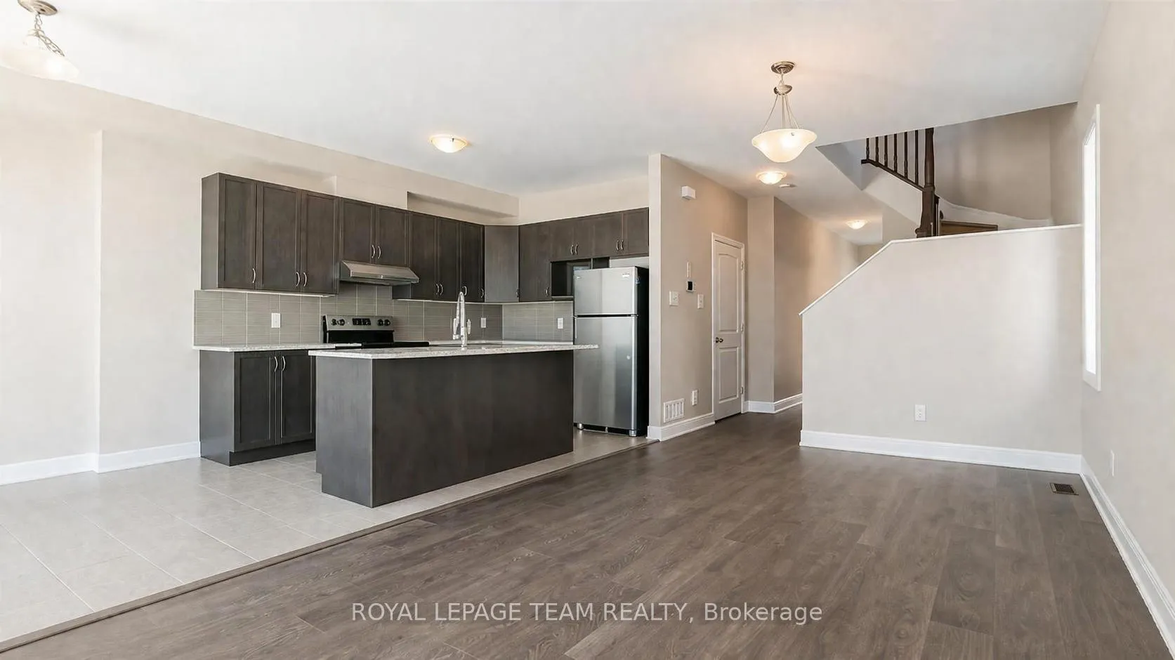 Photo 10 of 83 Aura Avenue, Ottawa, Barrhaven - Heritage Park — HOMEH