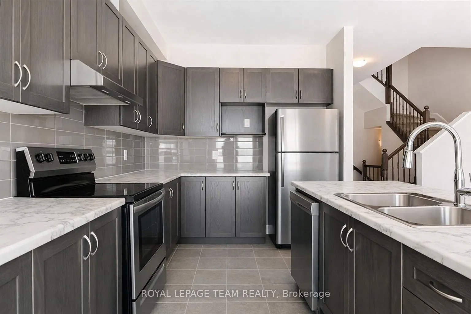 Photo 12 of 83 Aura Avenue, Ottawa, Barrhaven - Heritage Park — HOMEH