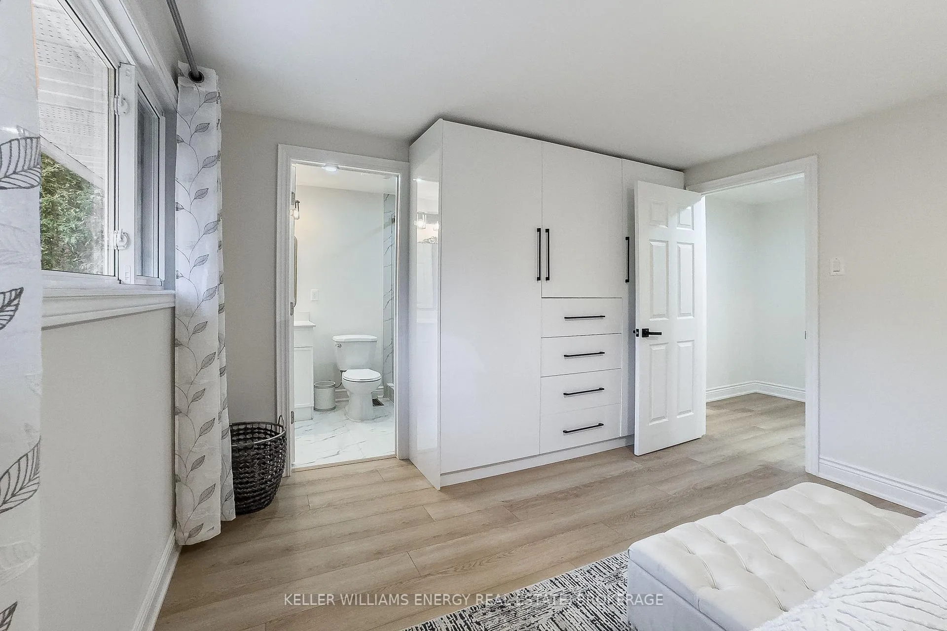 Photo 13 of 358 Carnaby Court, Oshawa, Centennial — HOMEH