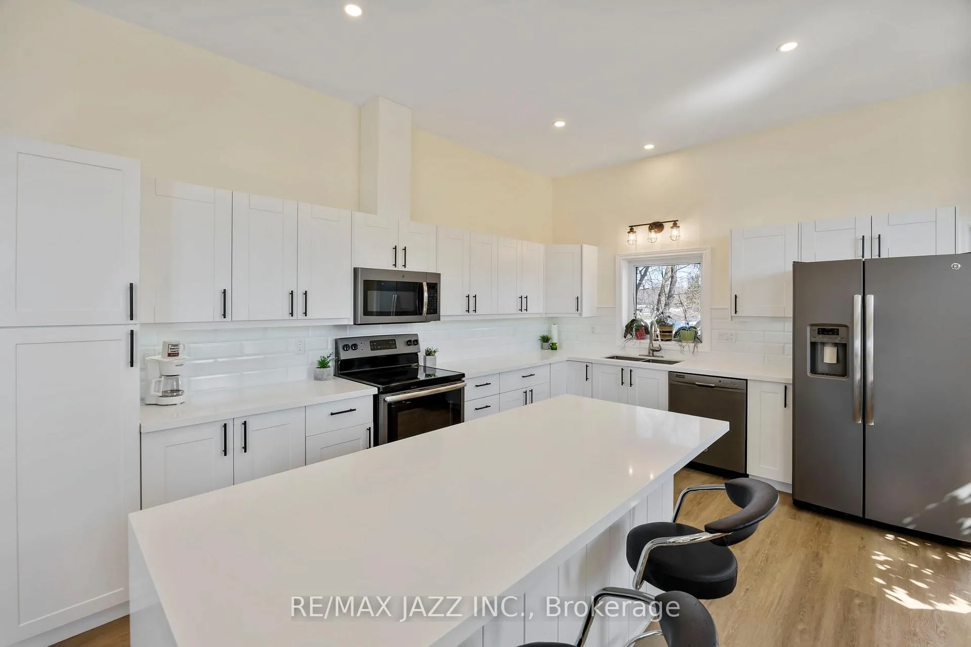 Photo 18 of 283 Platten Boulevard, Scugog, Rural Scugog — HOMEH