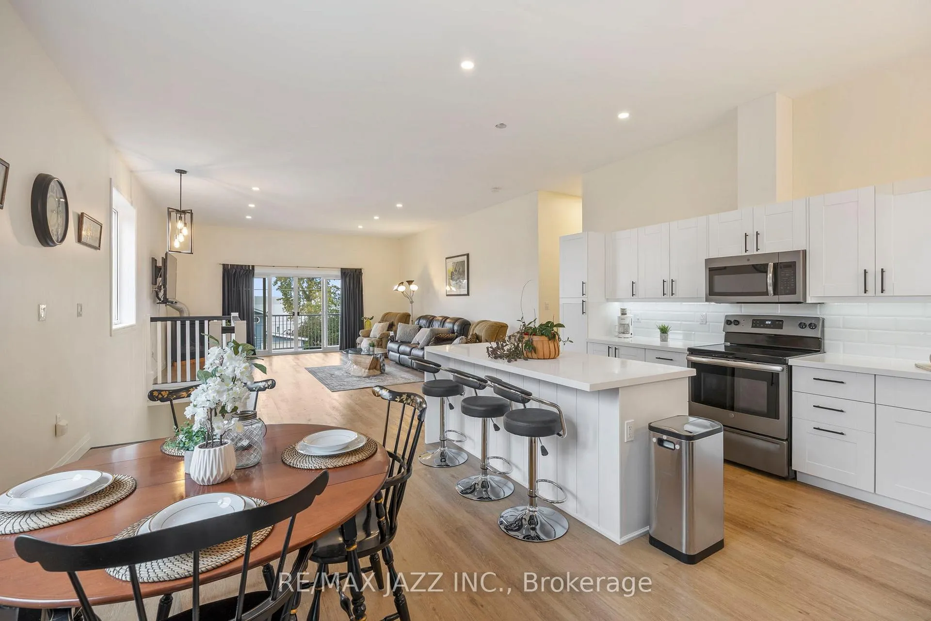 Photo 20 of 283 Platten Boulevard, Scugog, Rural Scugog — HOMEH