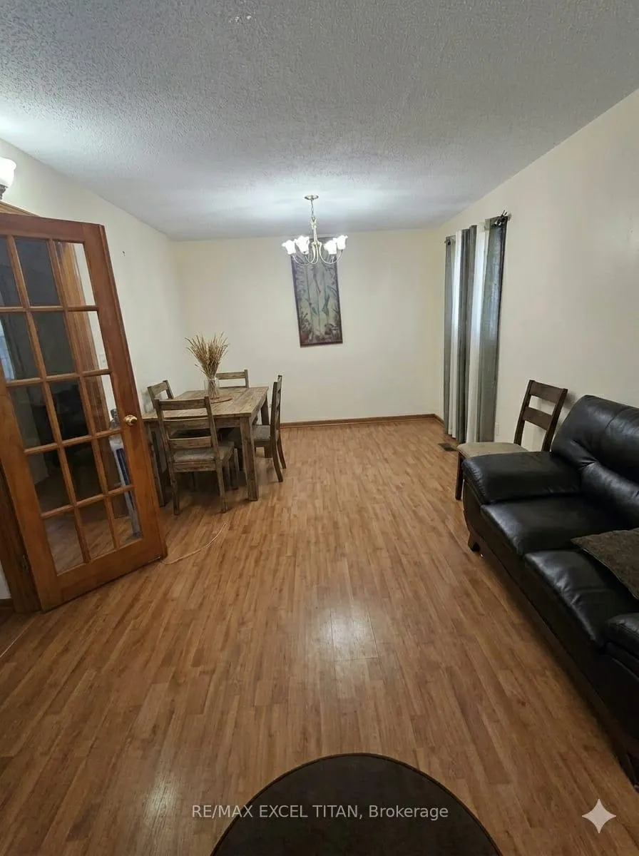 Photo 7 of 43 Arborview Crescent, Etobicoke, West Humber-Clairville — HOMEH