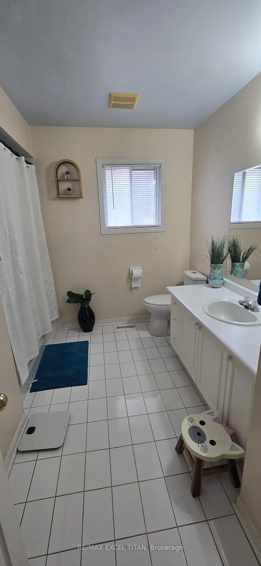 Photo 15 of 43 Arborview Crescent, Etobicoke, West Humber-Clairville — HOMEH