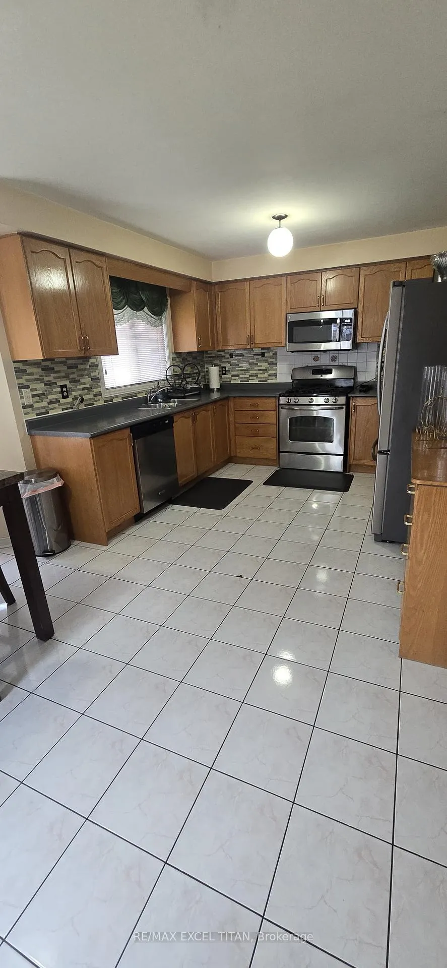 Photo 21 of 43 Arborview Crescent, Etobicoke, West Humber-Clairville — HOMEH