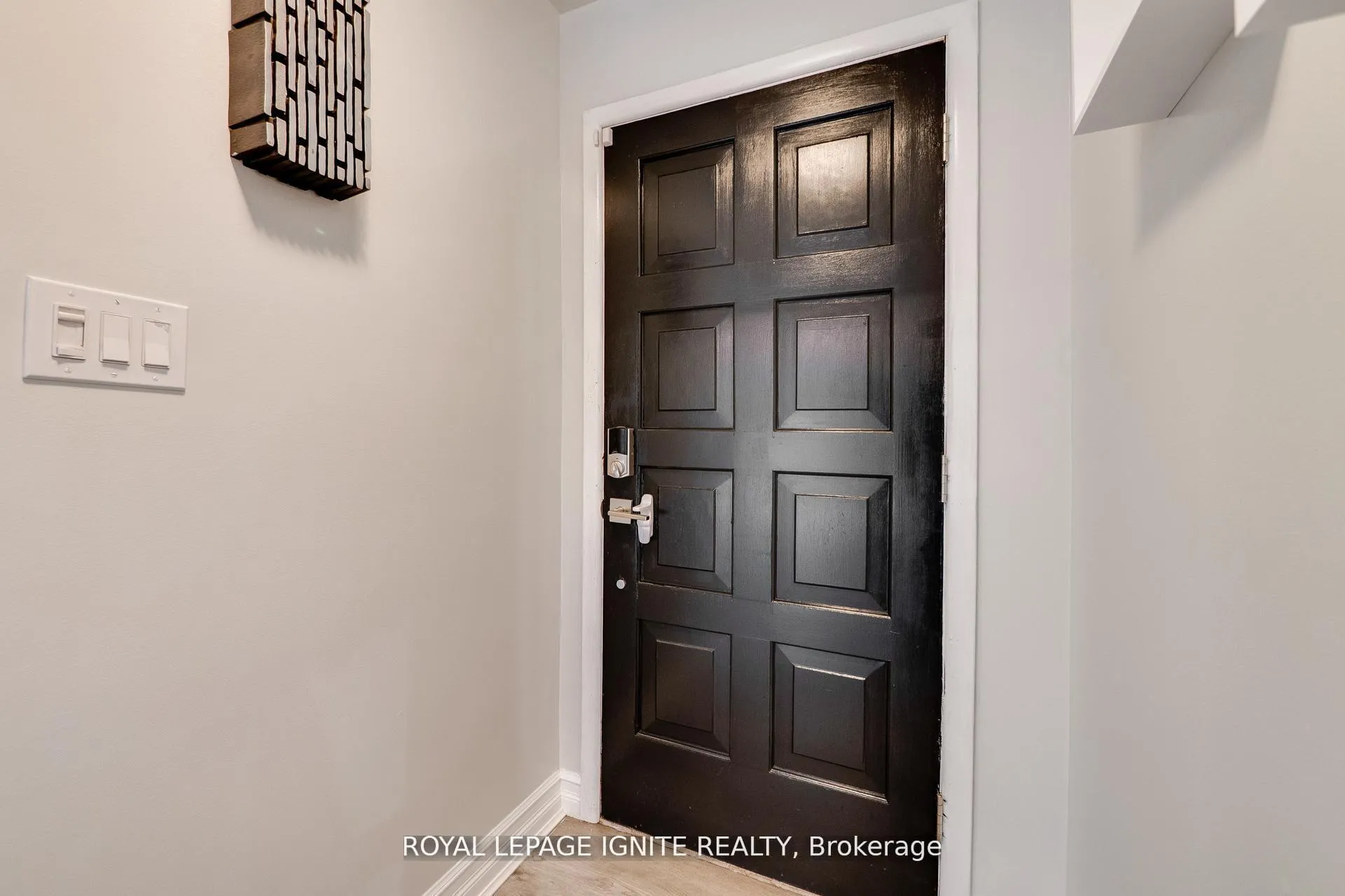 Photo 5 of 1761 Daleview Crescent, Cambridge, Galt City Centre — HOMEH