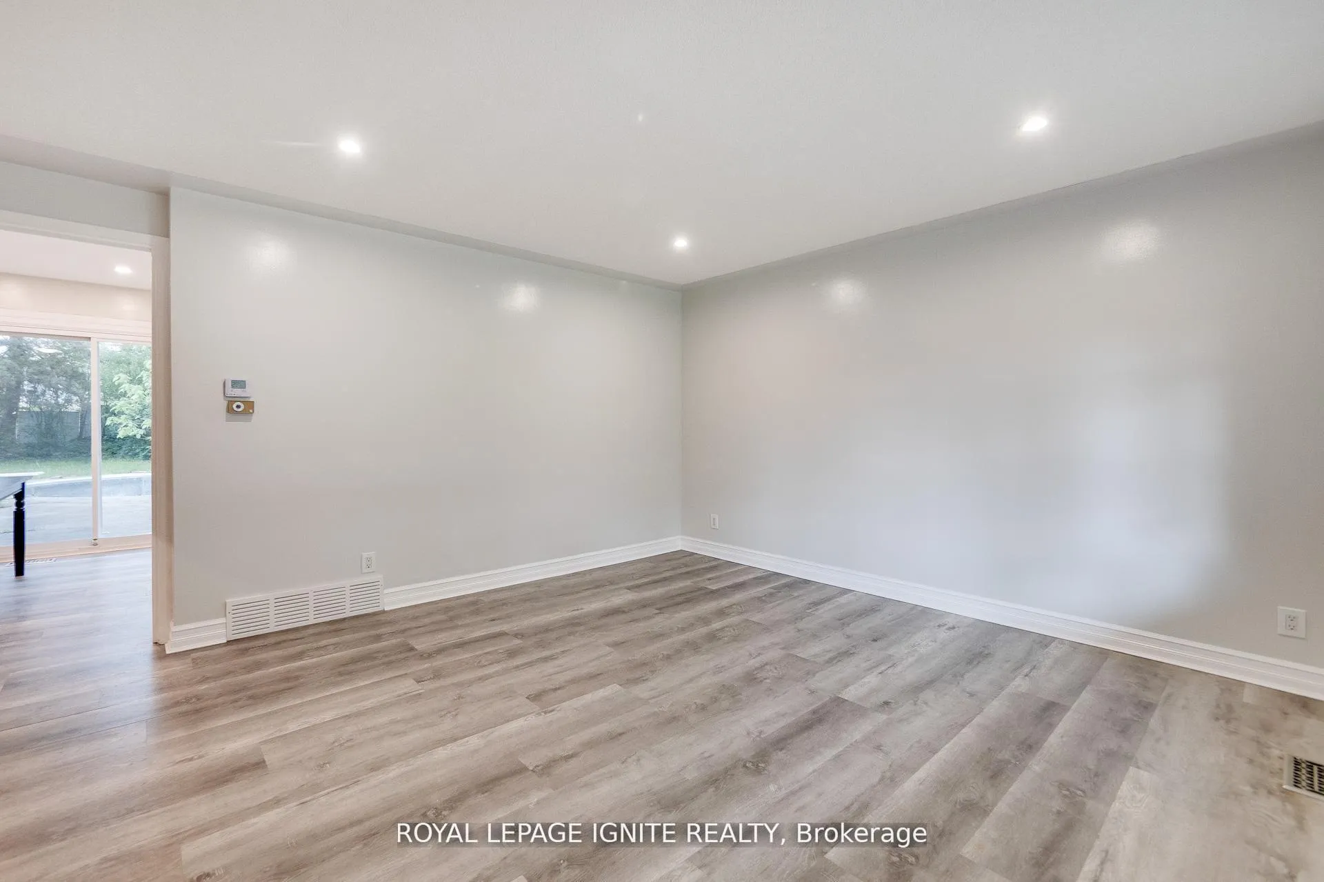 Photo 6 of 1761 Daleview Crescent, Cambridge, Galt City Centre — HOMEH