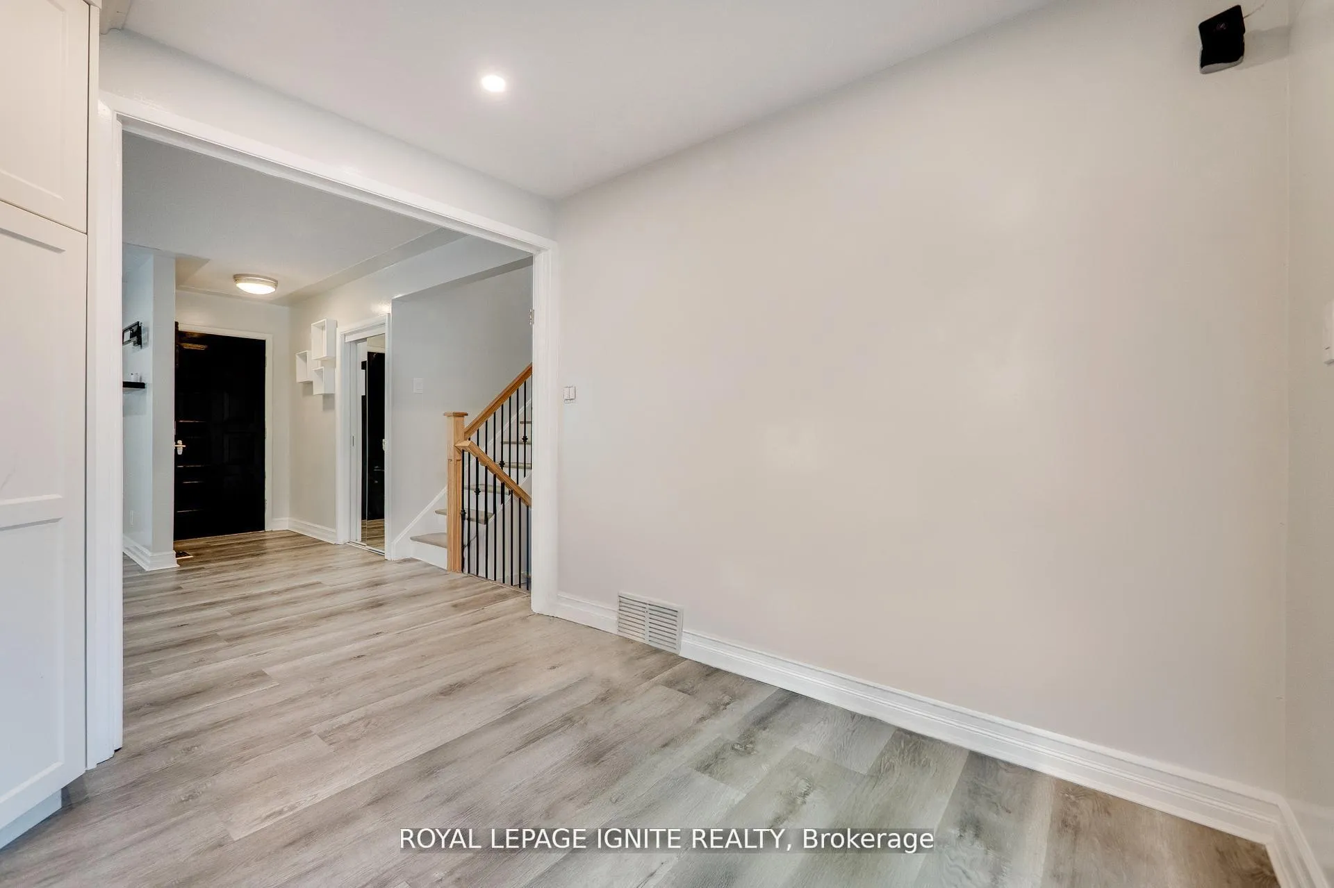 Photo 11 of 1761 Daleview Crescent, Cambridge, Galt City Centre — HOMEH