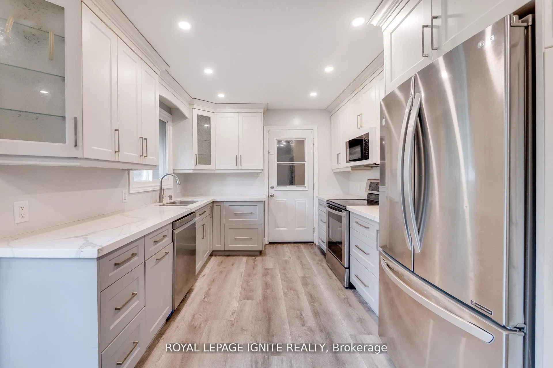 Photo 13 of 1761 Daleview Crescent, Cambridge, Galt City Centre — HOMEH