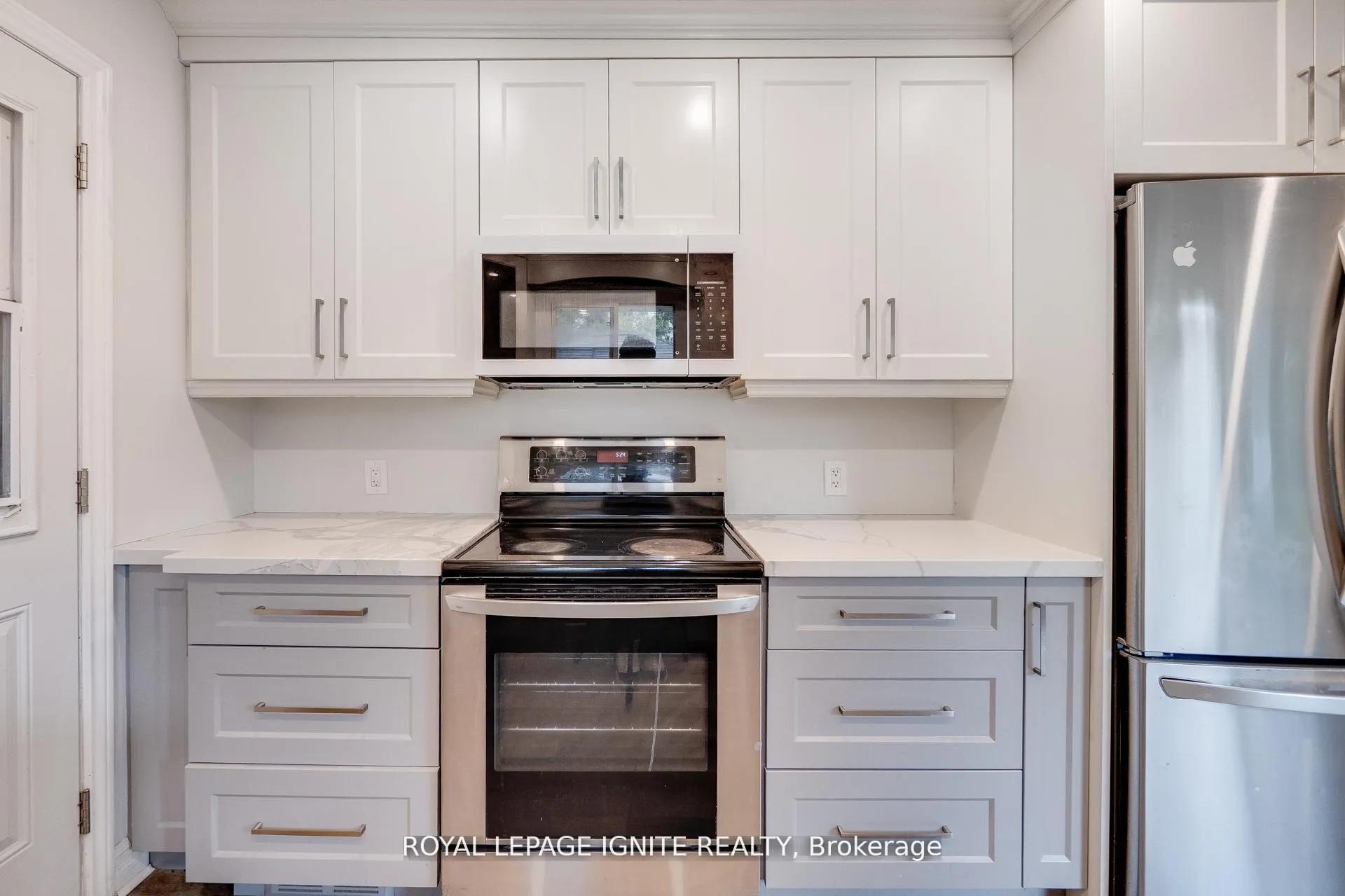 Photo 14 of 1761 Daleview Crescent, Cambridge, Galt City Centre — HOMEH