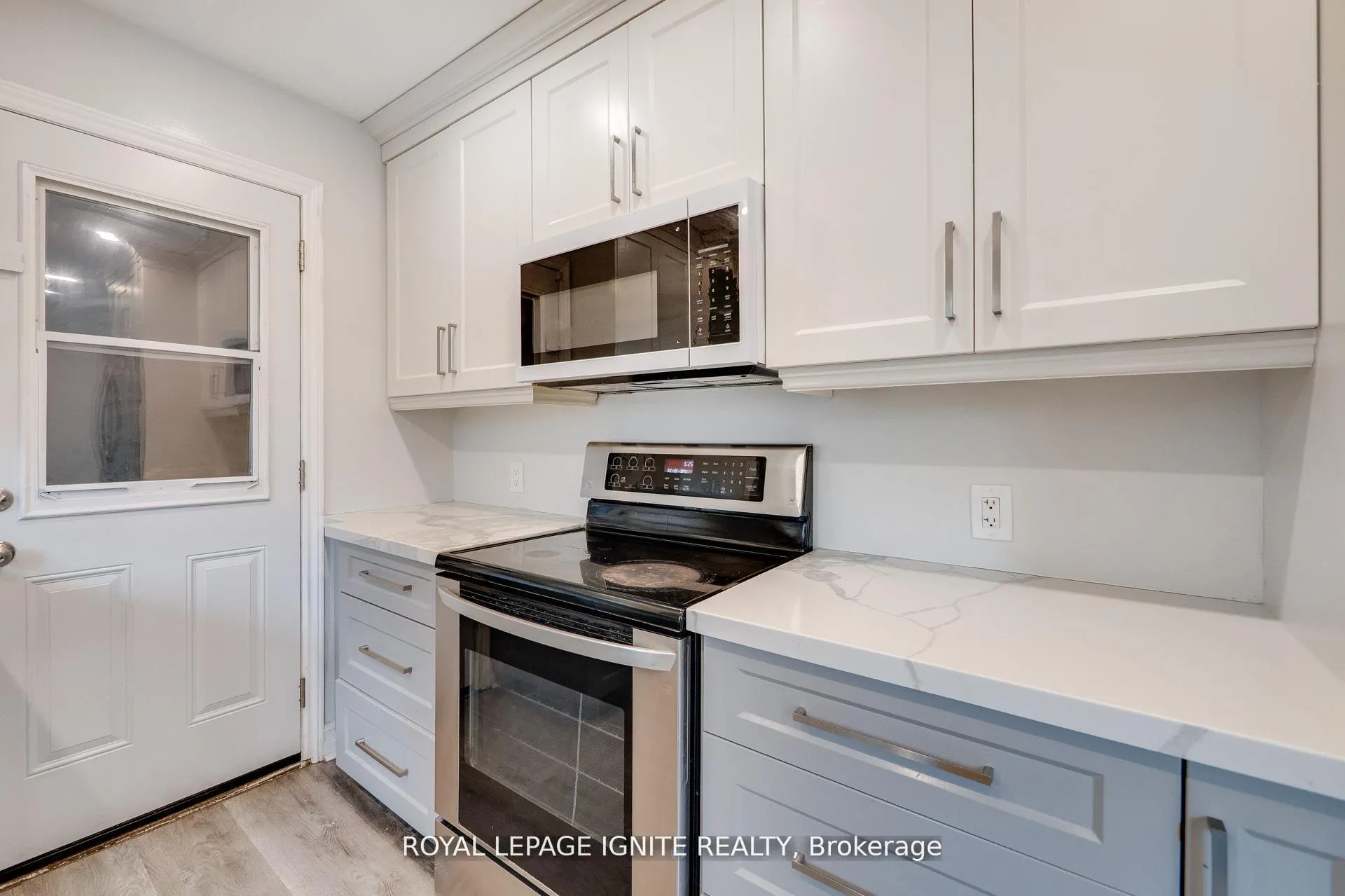 Photo 15 of 1761 Daleview Crescent, Cambridge, Galt City Centre — HOMEH