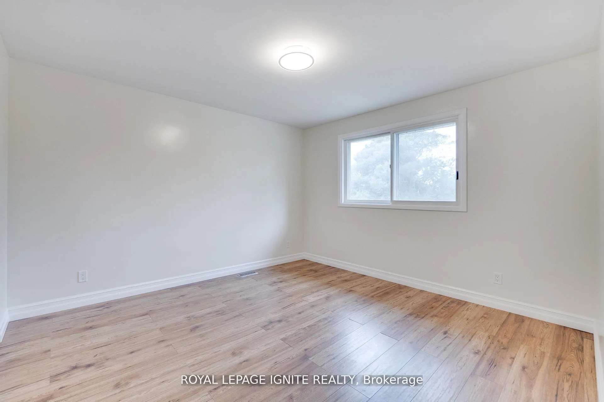 Photo 20 of 1761 Daleview Crescent, Cambridge, Galt City Centre — HOMEH