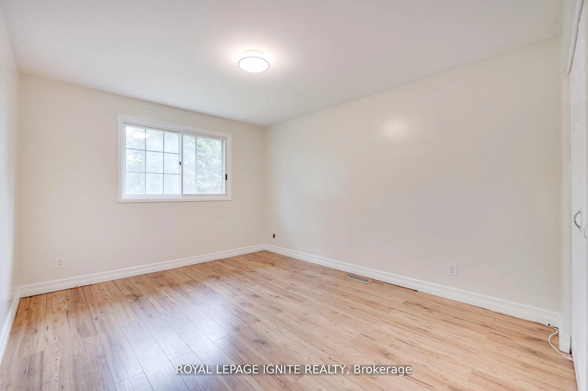 Photo 24 of 1761 Daleview Crescent, Cambridge, Galt City Centre — HOMEH