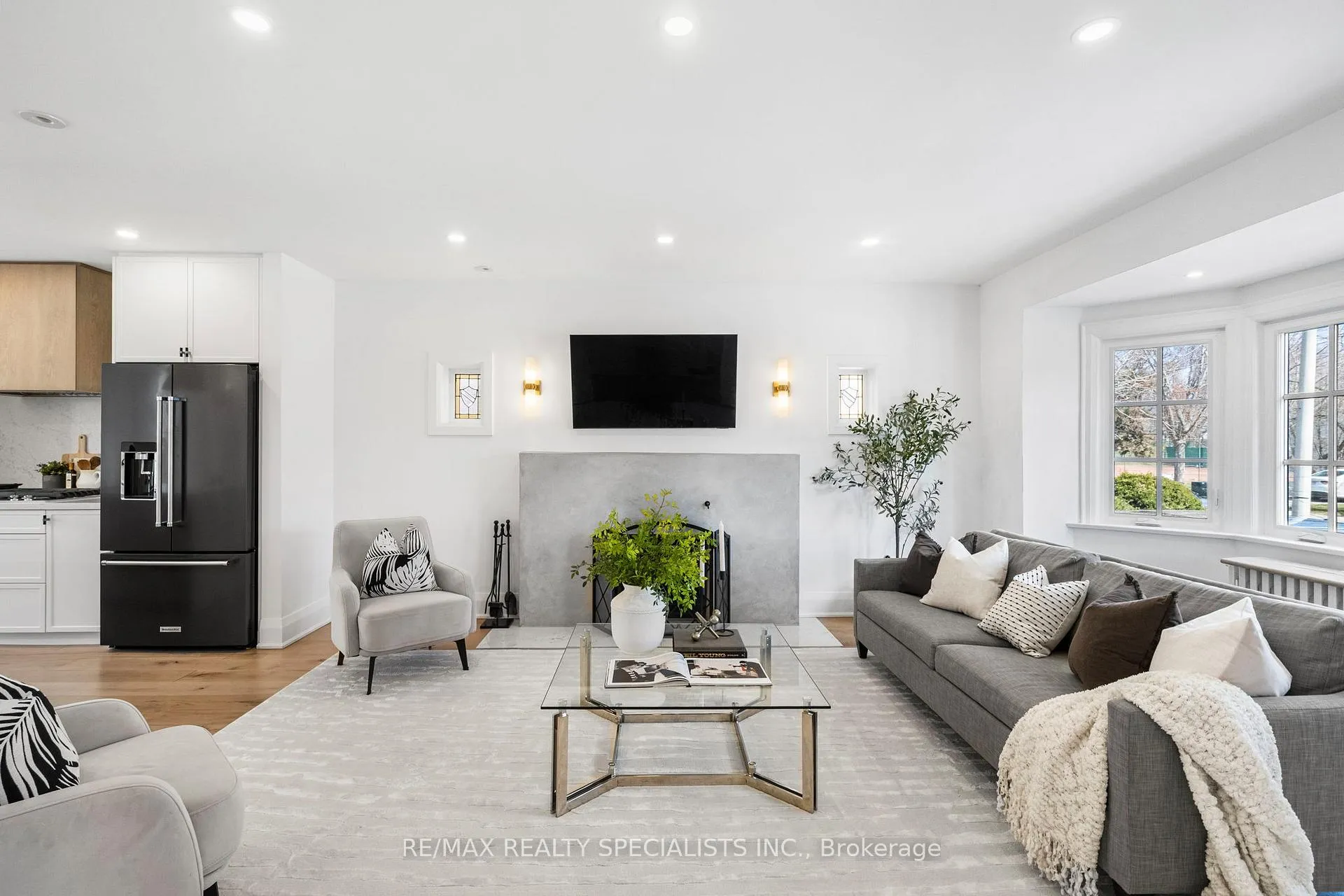 Photo 5 of 20 George Street, Etobicoke, Mimico — HOMEH