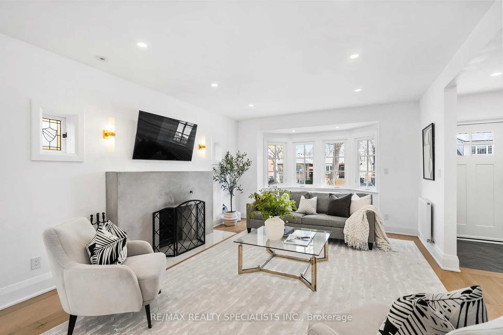 Photo 7 of 20 George Street, Etobicoke, Mimico — HOMEH