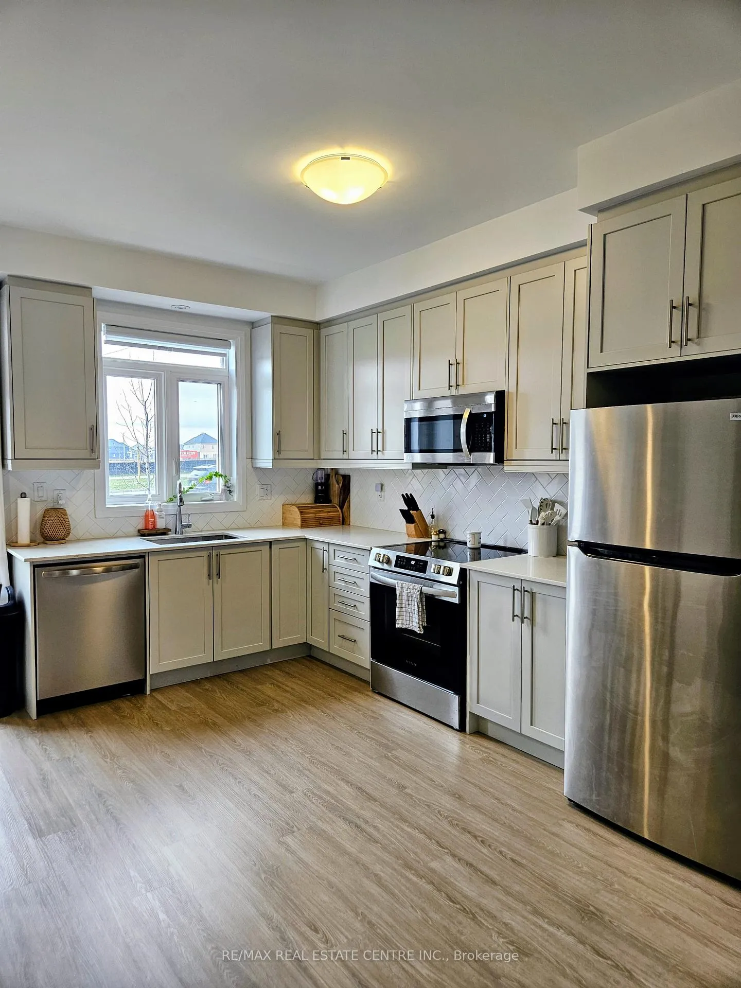 Photo 5 of Unit 31, 55 Tom Brown Drive, Brant, Paris — HOMEH