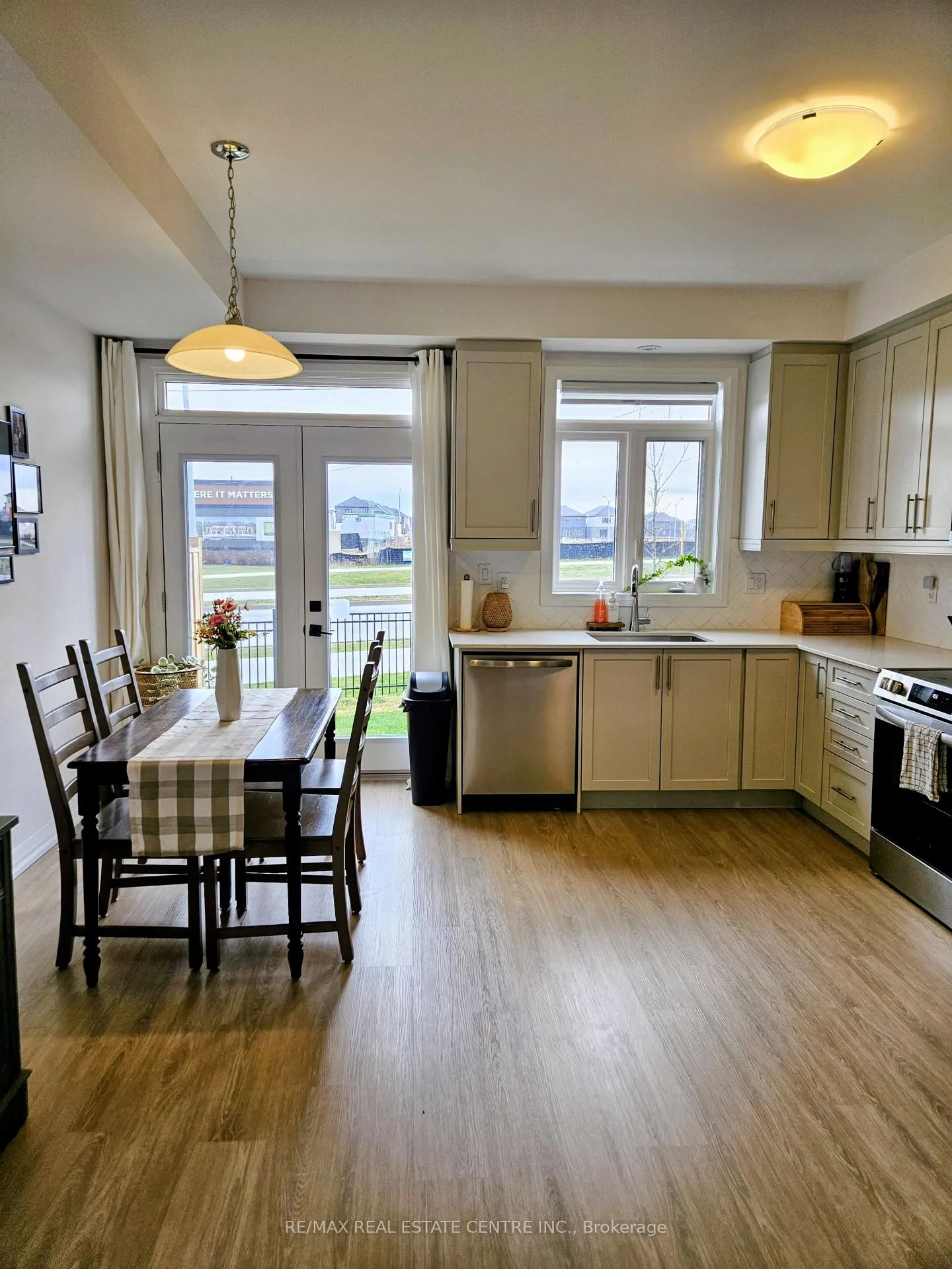 Photo 6 of Unit 31, 55 Tom Brown Drive, Brant, Paris — HOMEH