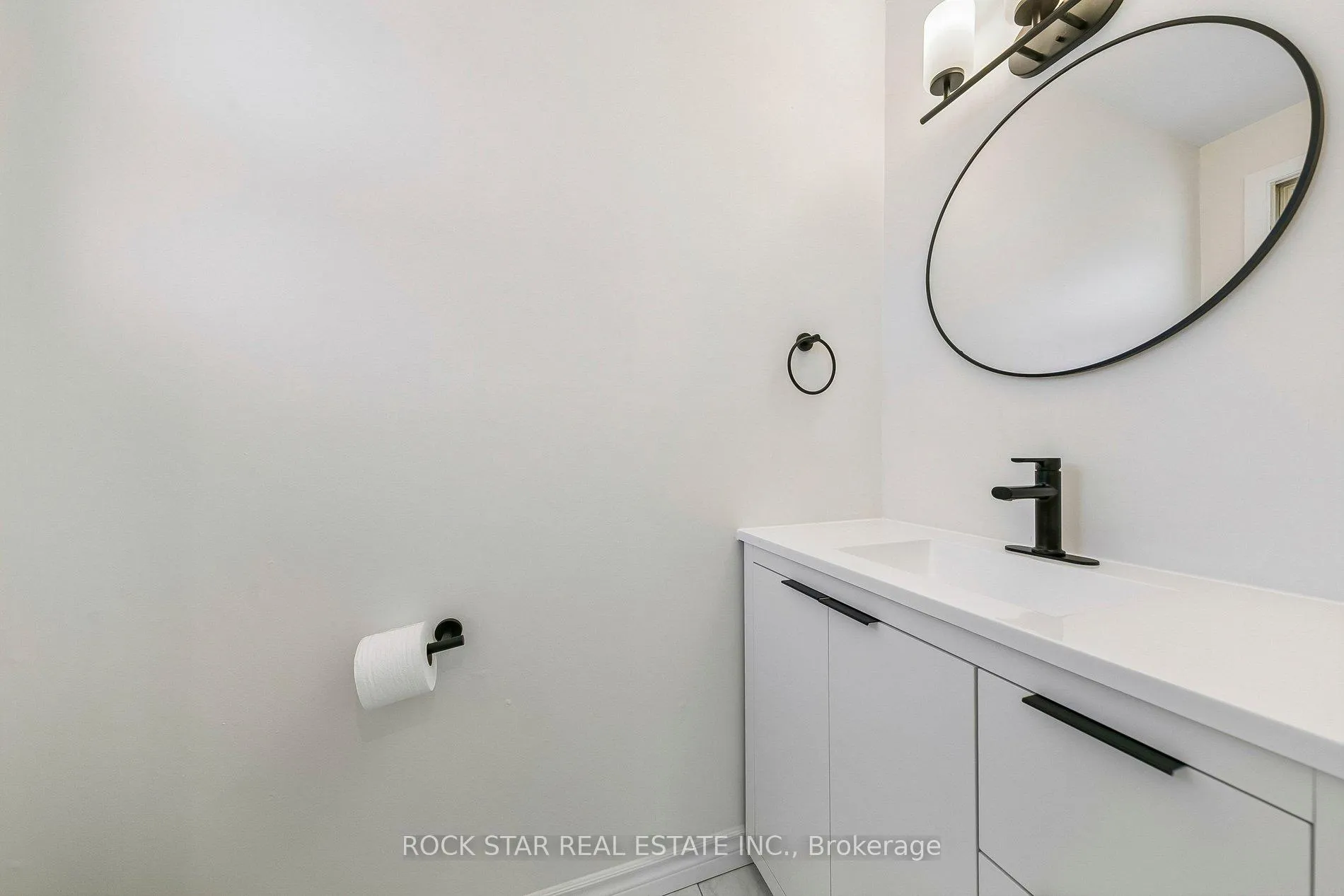 Photo 7 of 32 Lynwood Drive, Hamilton, Stoney Creek — HOMEH