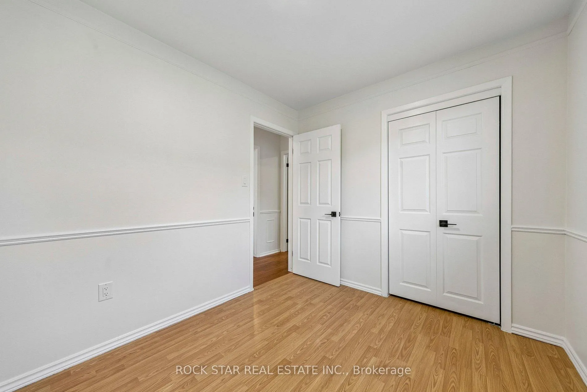 Photo 19 of 32 Lynwood Drive, Hamilton, Stoney Creek — HOMEH