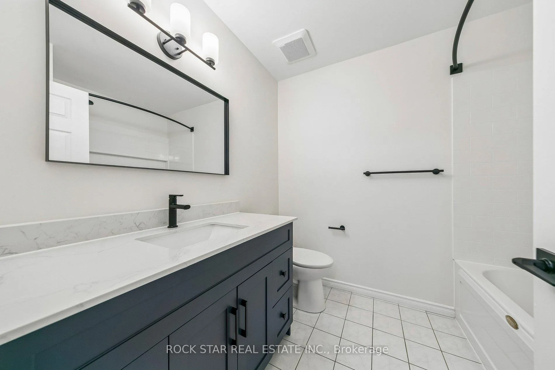 Photo 22 of 32 Lynwood Drive, Hamilton, Stoney Creek — HOMEH