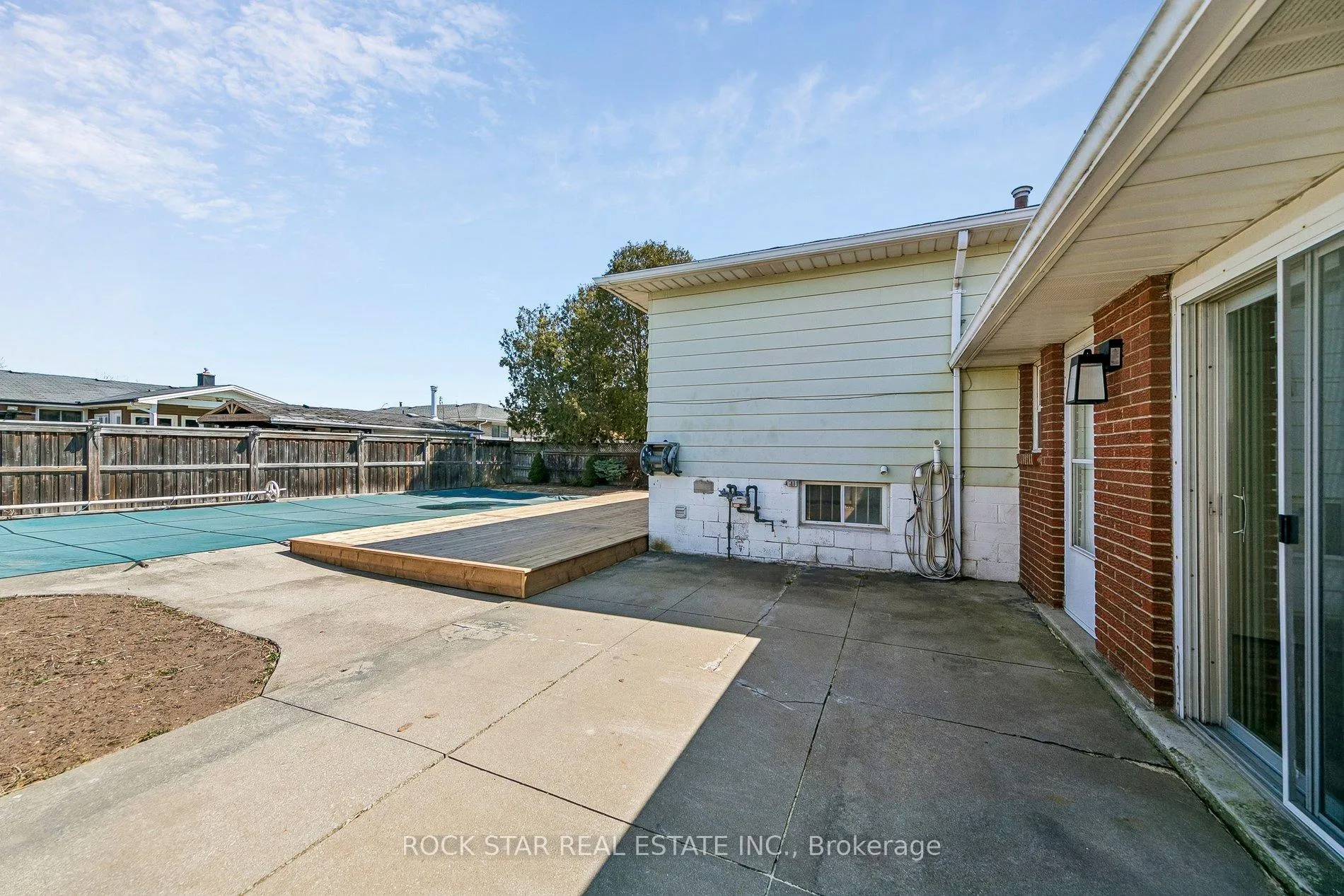Photo 26 of 32 Lynwood Drive, Hamilton, Stoney Creek — HOMEH