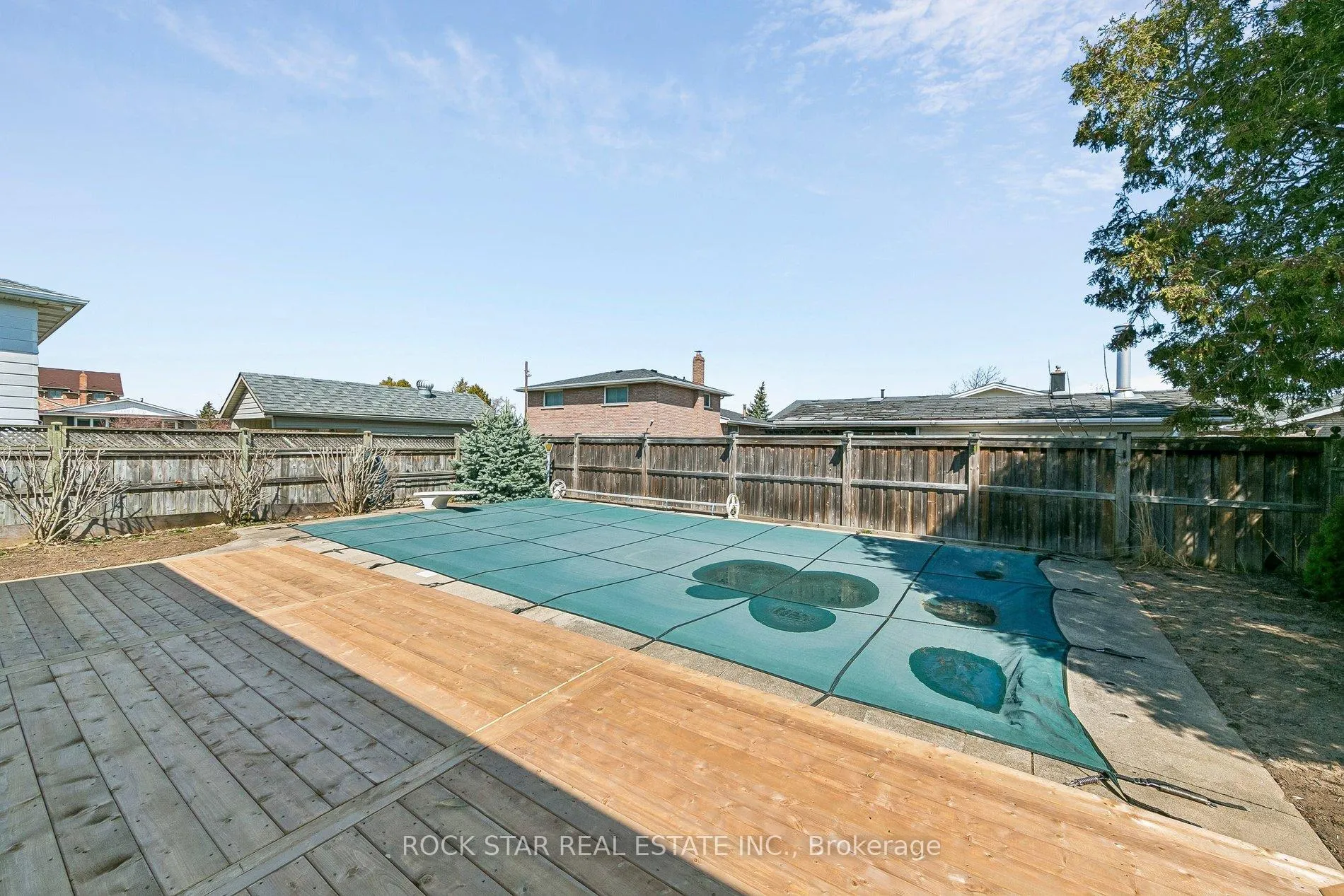 Photo 27 of 32 Lynwood Drive, Hamilton, Stoney Creek — HOMEH