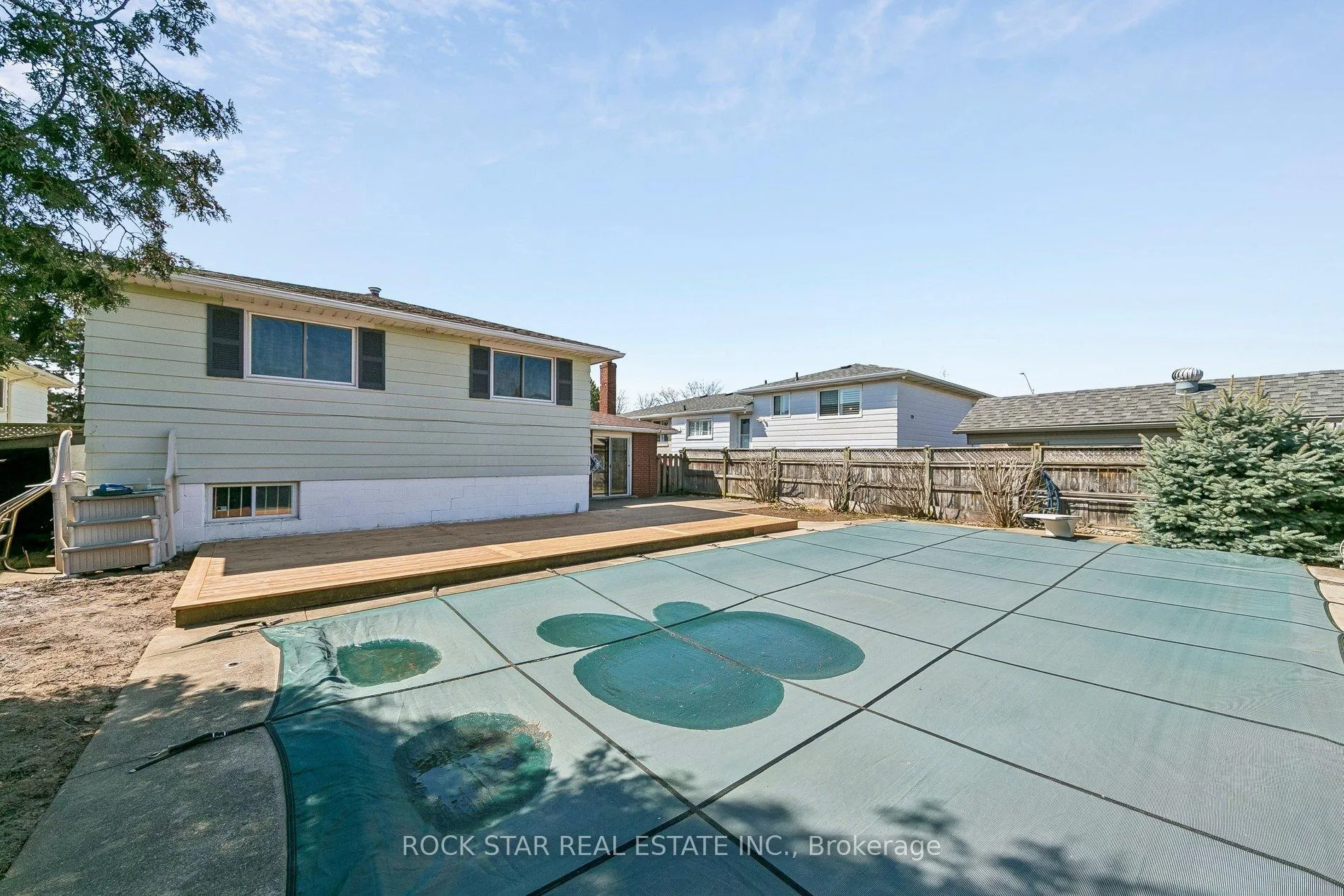 Photo 28 of 32 Lynwood Drive, Hamilton, Stoney Creek — HOMEH
