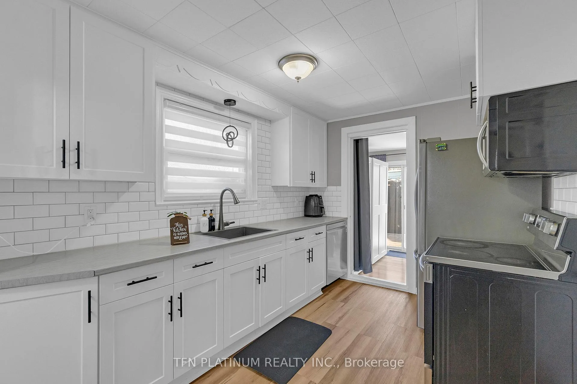 Photo 14 of 23 Rosewood Road, Hamilton, Normanhurst — HOMEH