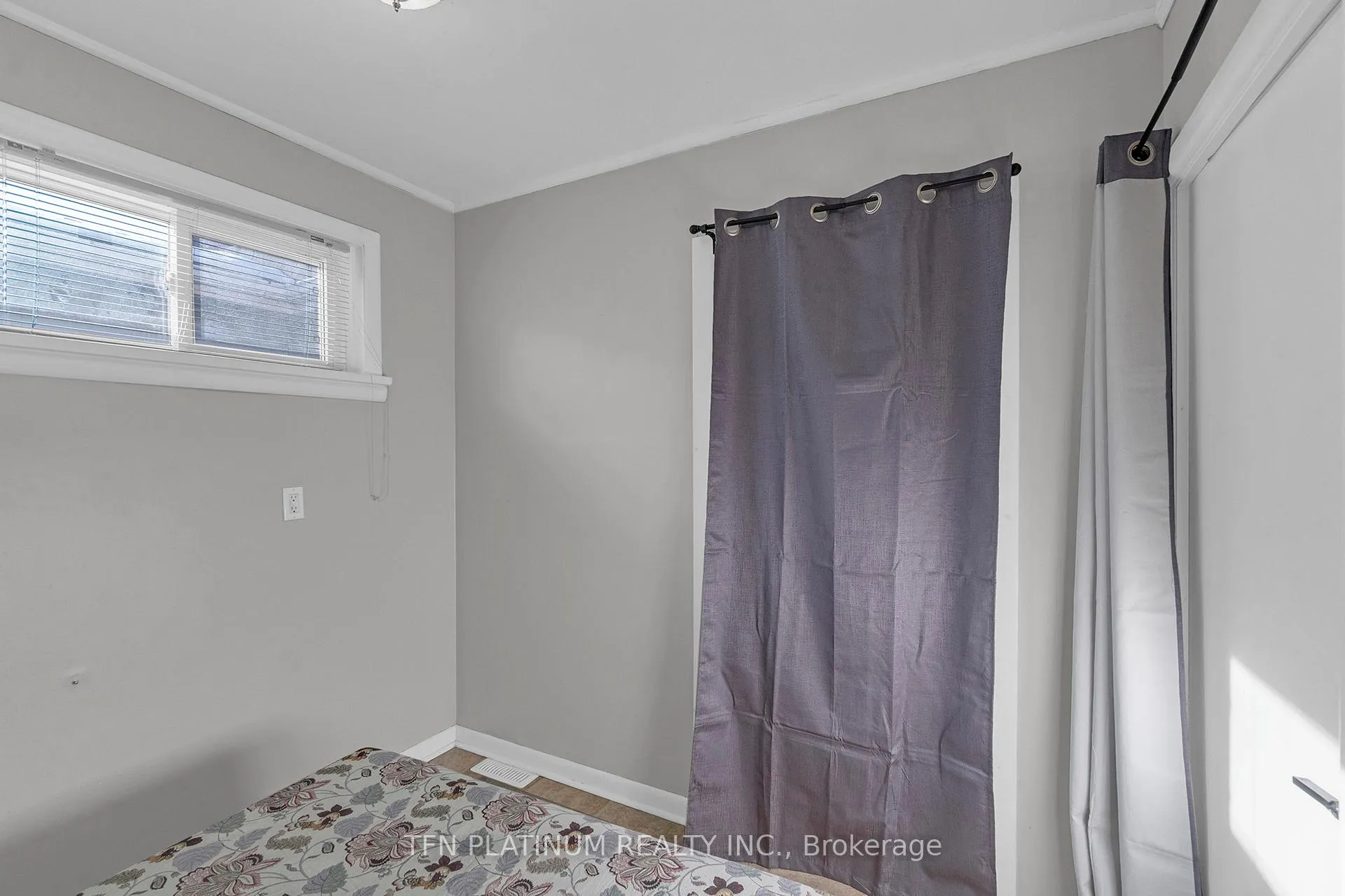 Photo 24 of 23 Rosewood Road, Hamilton, Normanhurst — HOMEH