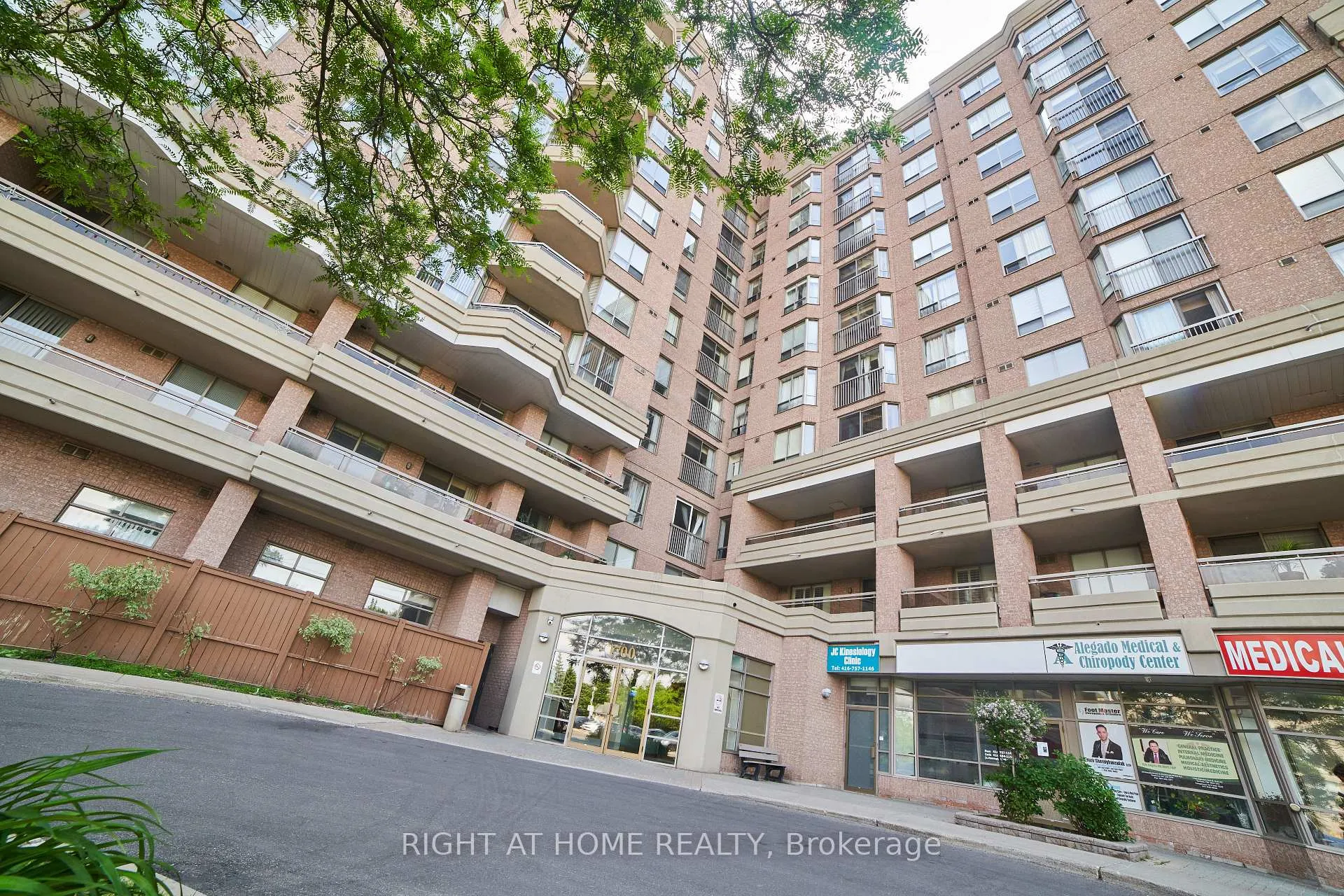 Front of Unit 609, 1700 Eglinton Avenue E