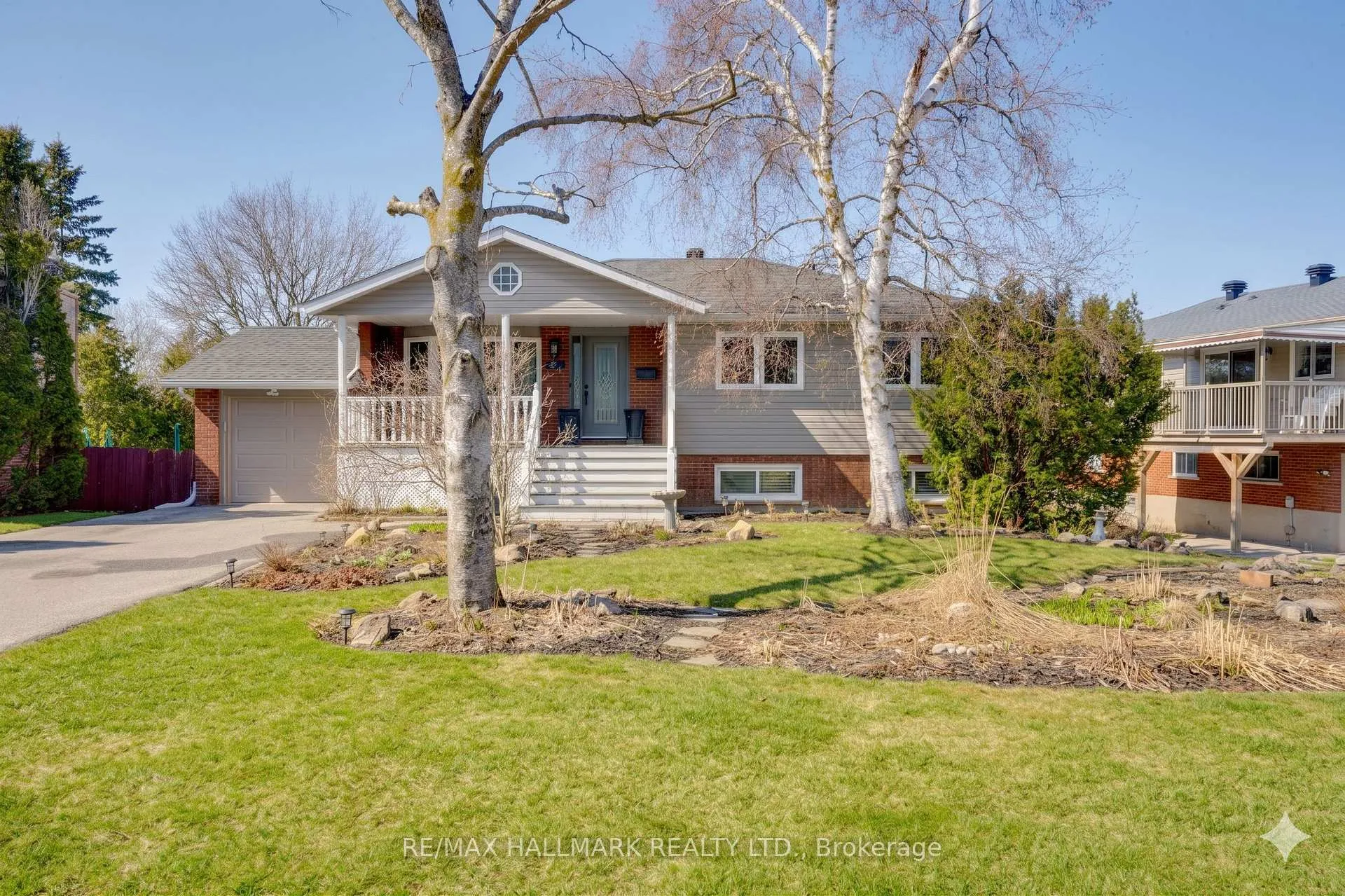 Photo 1 of 28 Jane Crescent, Barrie, Allandale Heights — HOMEH