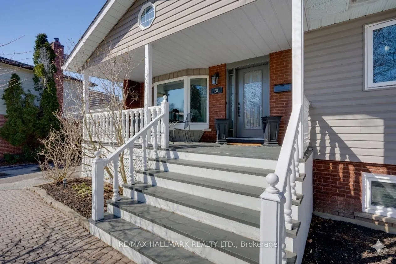 Photo 4 of 28 Jane Crescent, Barrie, Allandale Heights — HOMEH