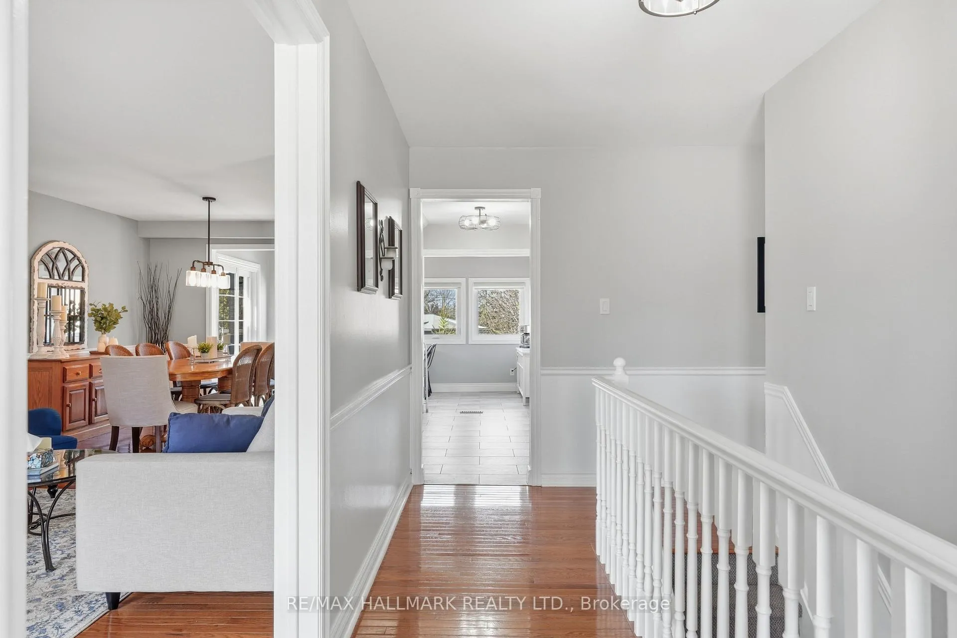 Photo 7 of 28 Jane Crescent, Barrie, Allandale Heights — HOMEH