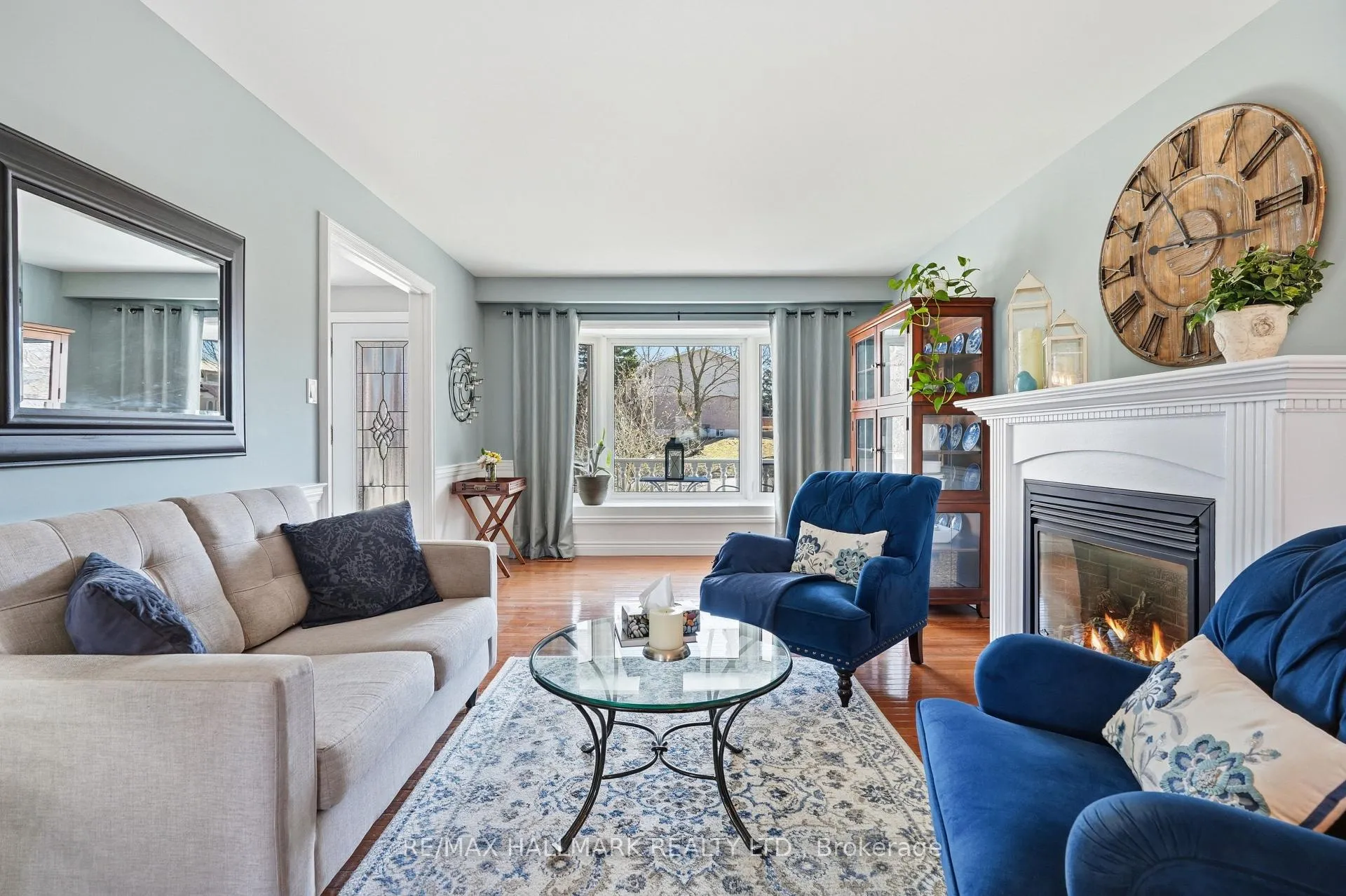 Photo 9 of 28 Jane Crescent, Barrie, Allandale Heights — HOMEH