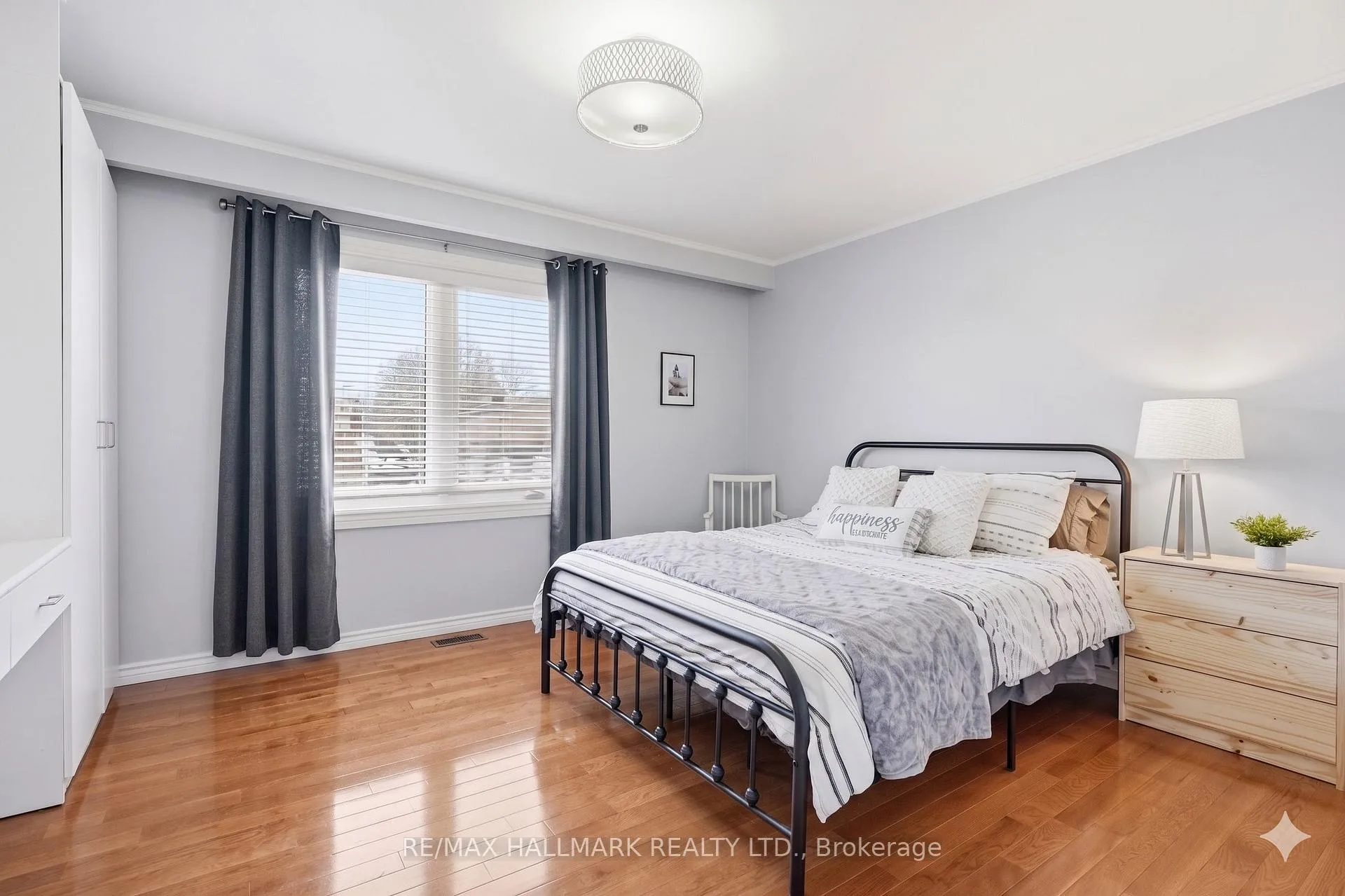 Photo 22 of 28 Jane Crescent, Barrie, Allandale Heights — HOMEH
