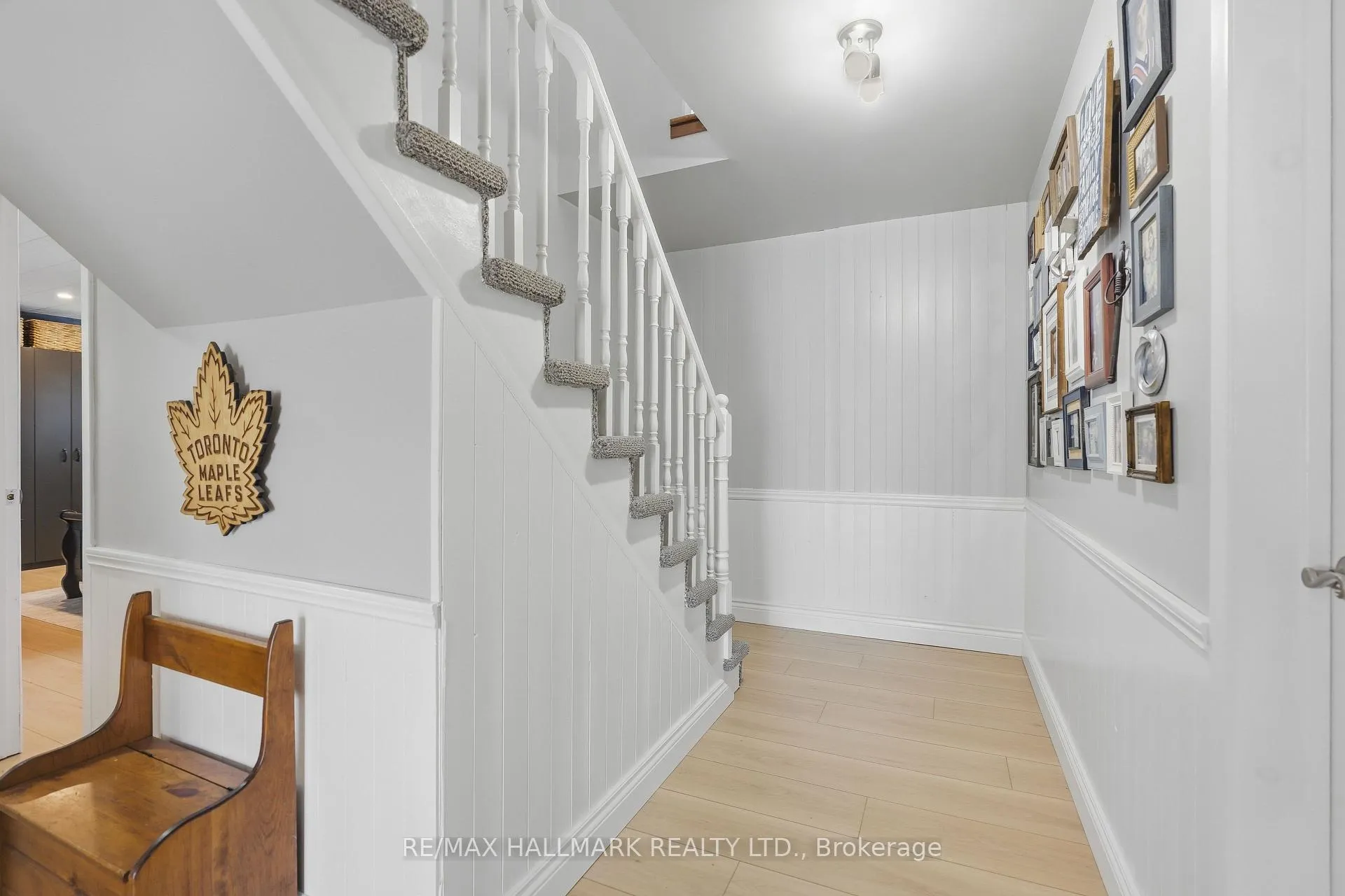 Photo 25 of 28 Jane Crescent, Barrie, Allandale Heights — HOMEH