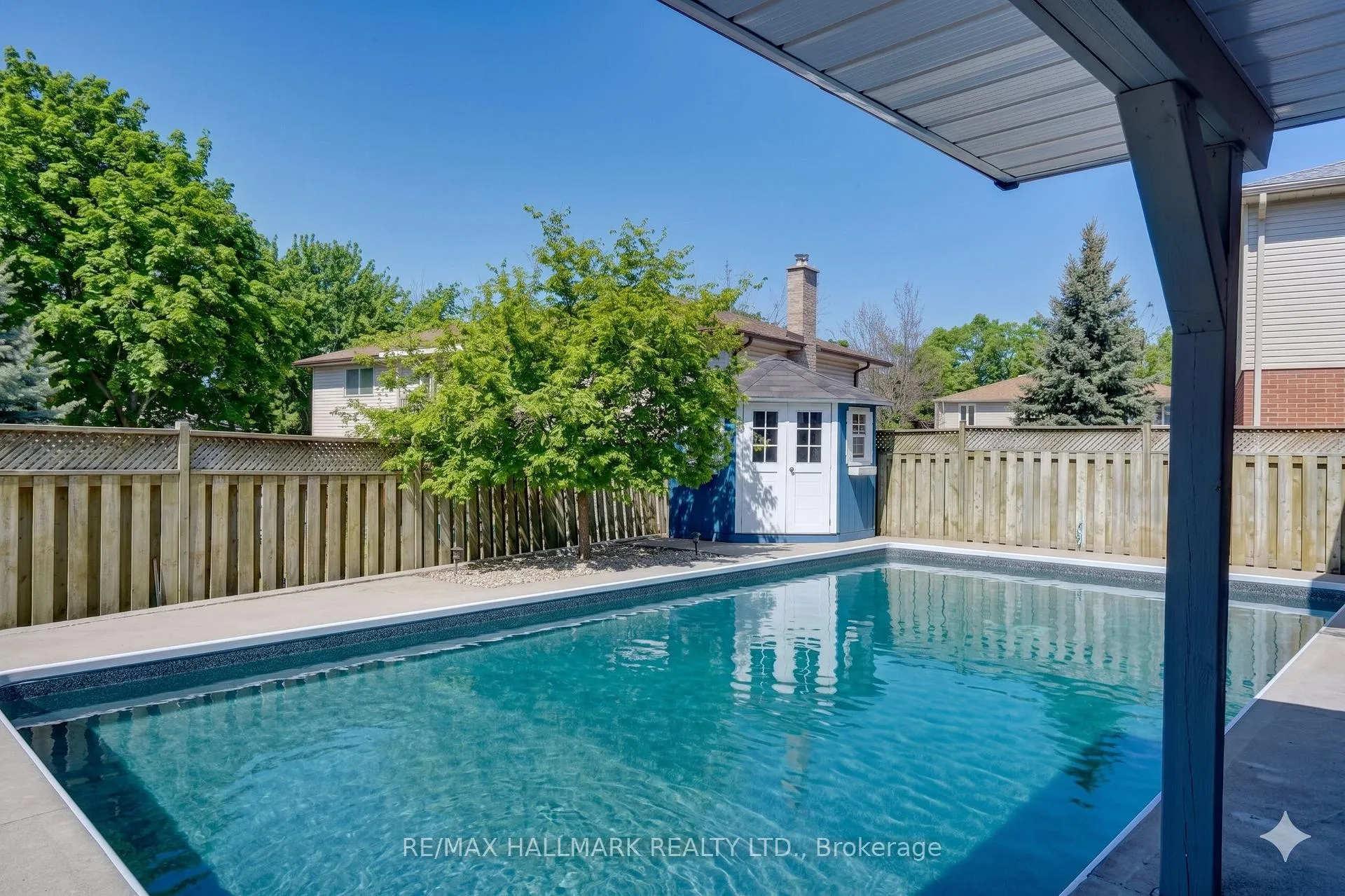 Photo 35 of 28 Jane Crescent, Barrie, Allandale Heights — HOMEH