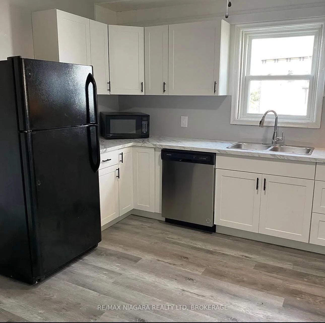 Photo 4 of 42 Niagara Street, St. Catharines, E. Chester — HOMEH