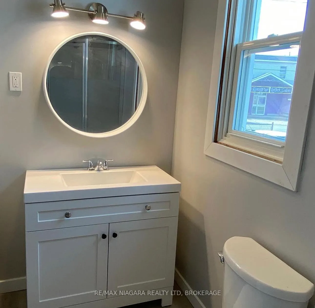 Photo 10 of 42 Niagara Street, St. Catharines, E. Chester — HOMEH
