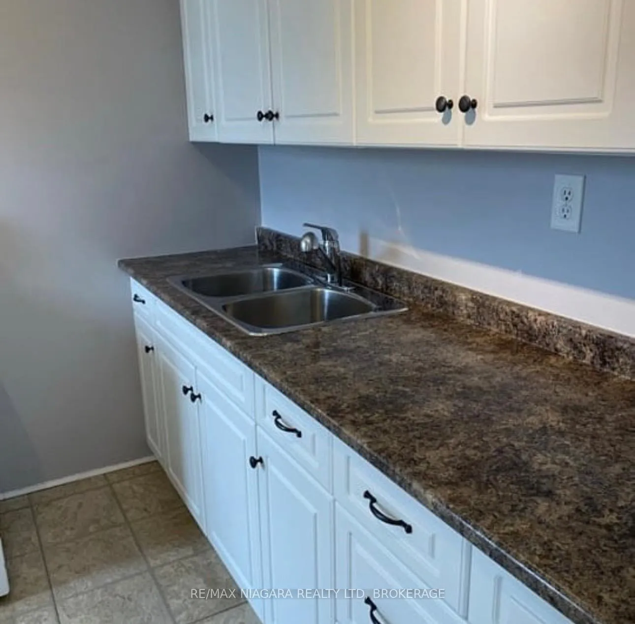 Photo 13 of 42 Niagara Street, St. Catharines, E. Chester — HOMEH