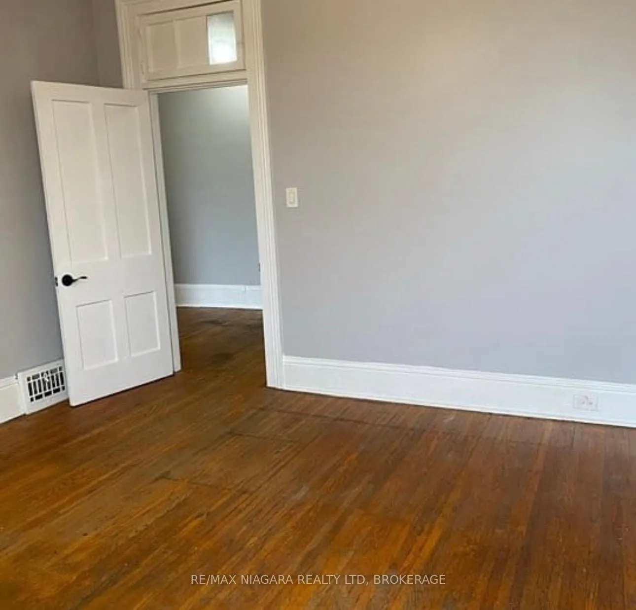 Photo 15 of 42 Niagara Street, St. Catharines, E. Chester — HOMEH